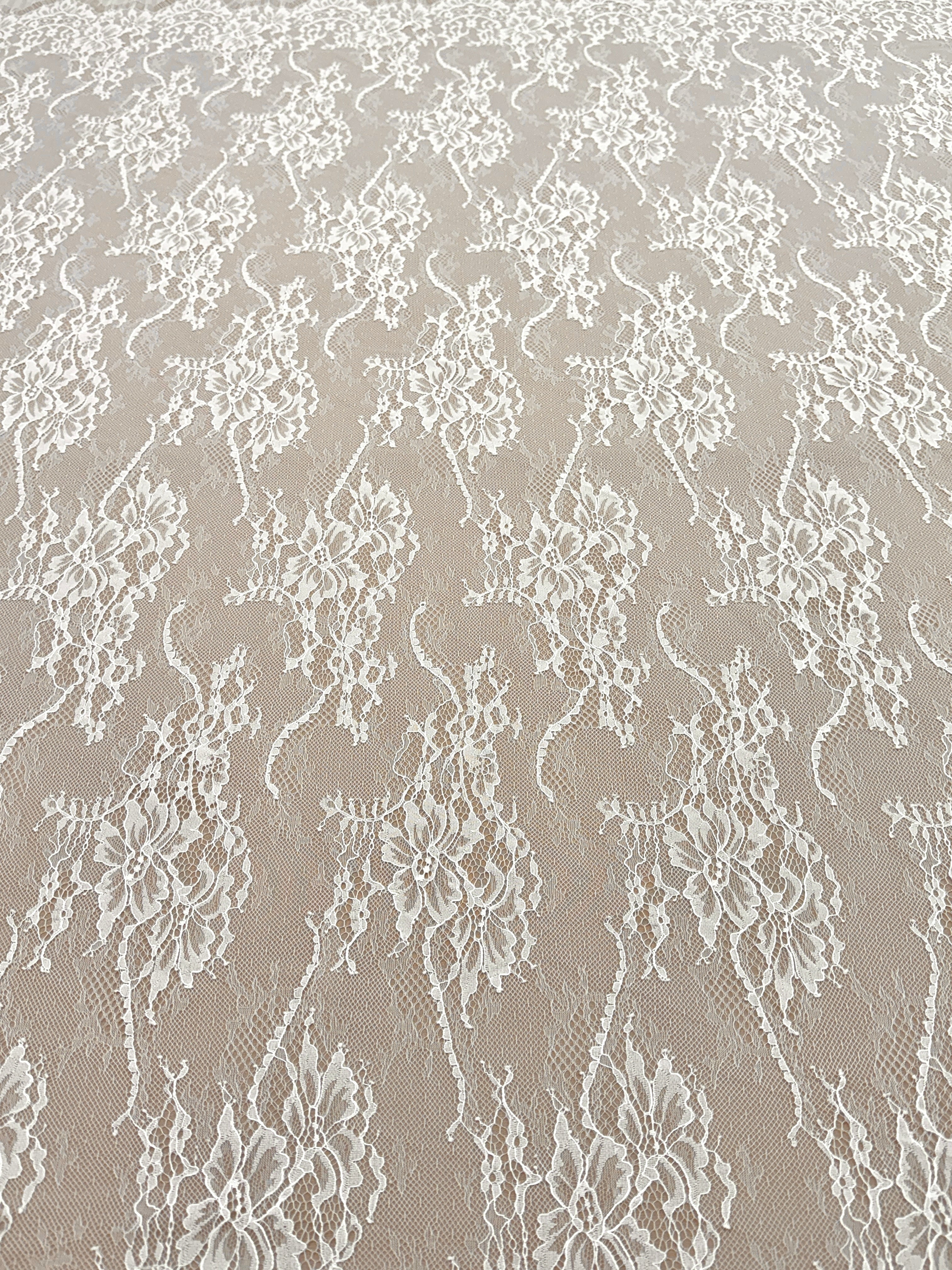 Csipke Chantilly Ivory - 3 m darab