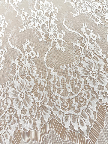 Csipke Chantilly Ivory - 3 m darab