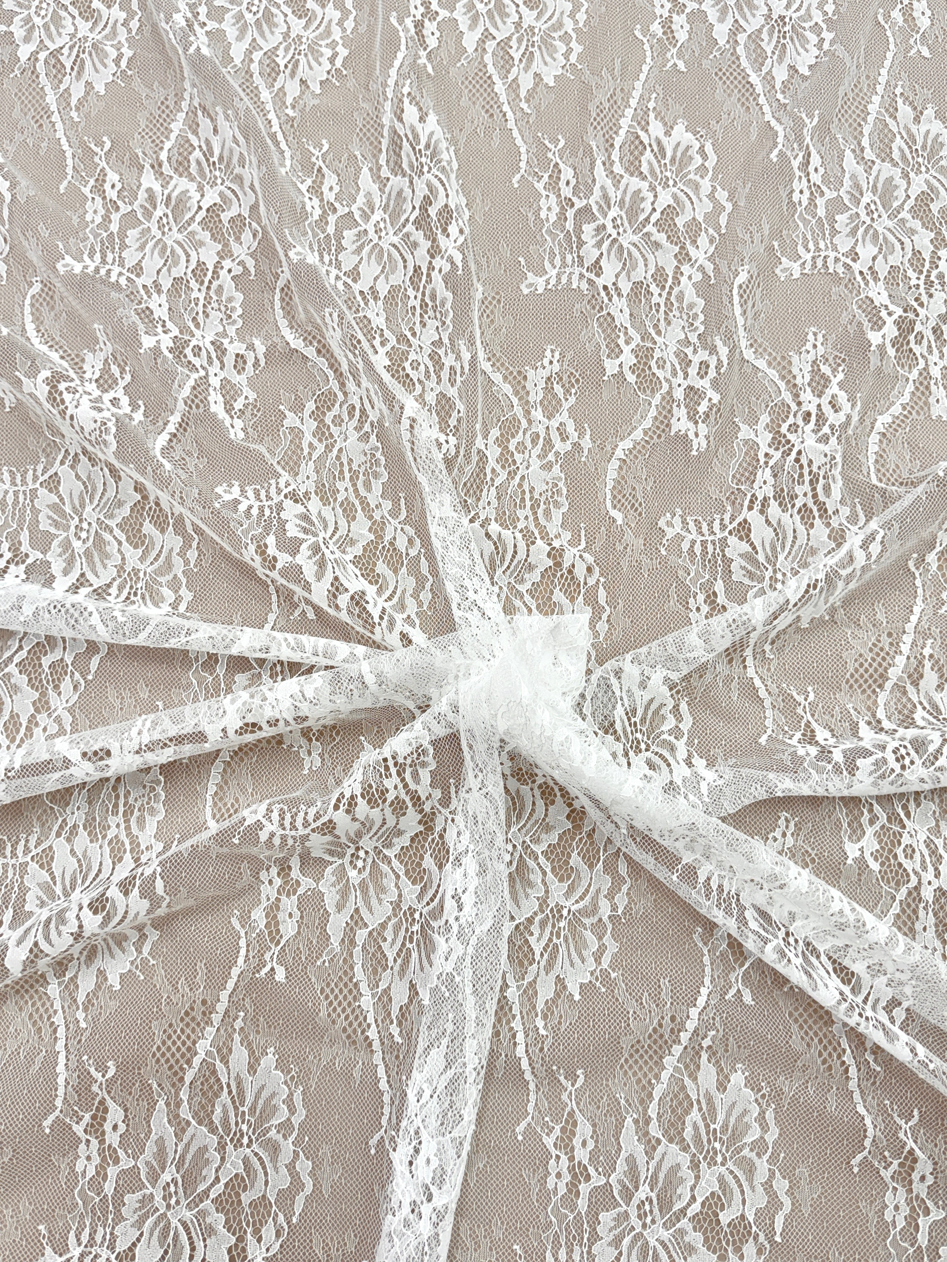 Csipke Chantilly Ivory - 3 m darab