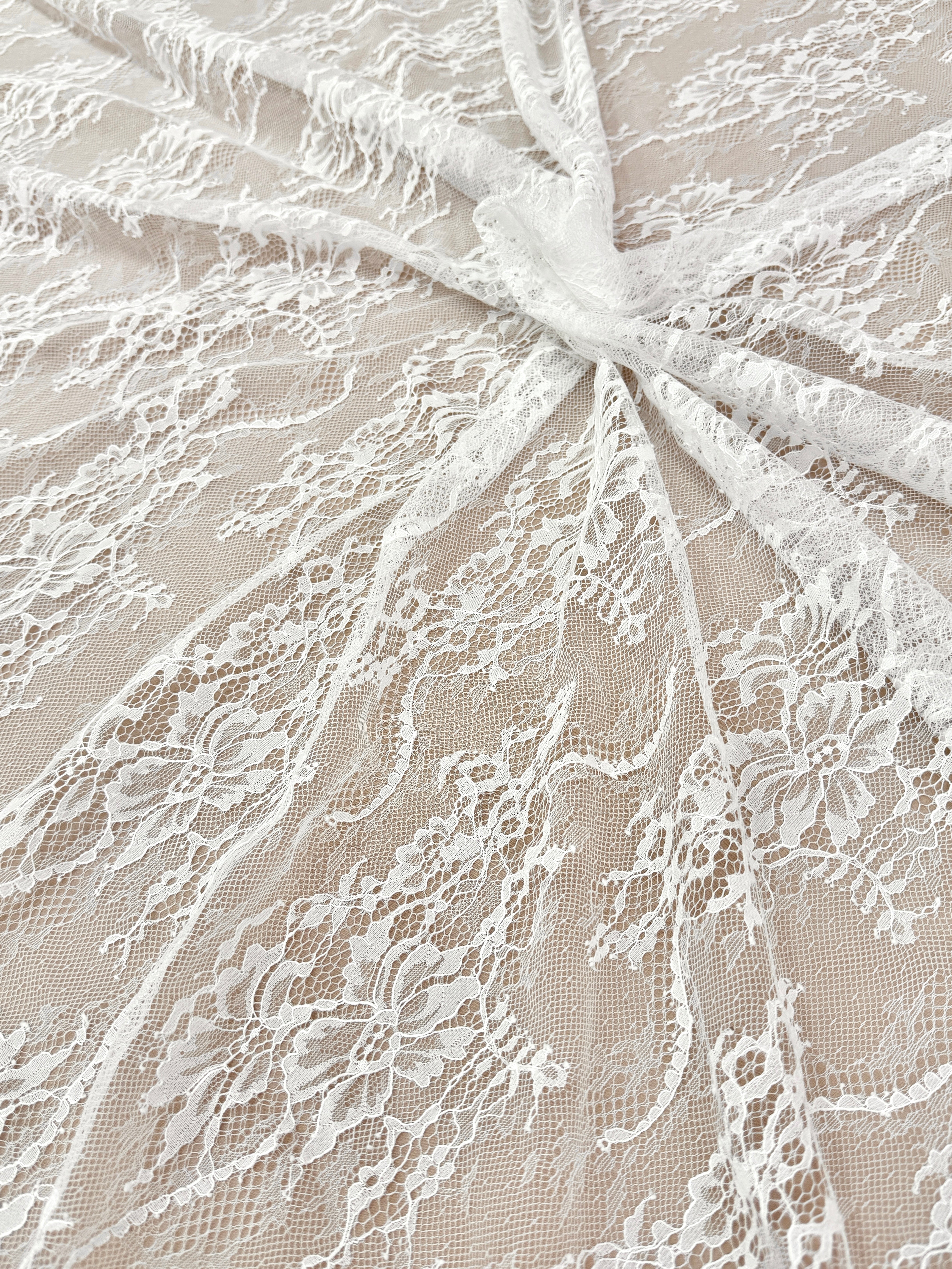 Csipke Chantilly Ivory - 3 m darab