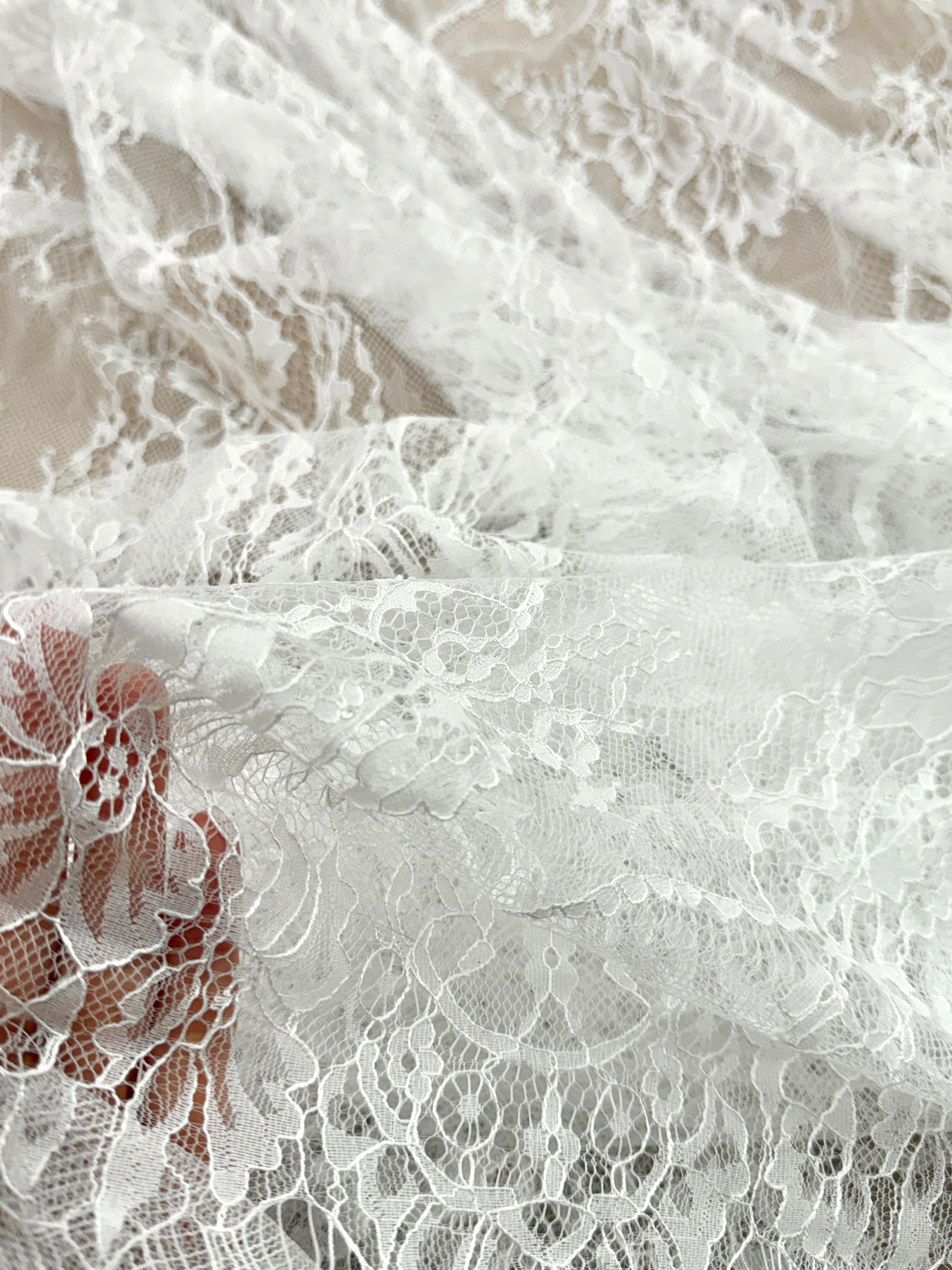 Csipke Chantilly Ivory - 3 m darab