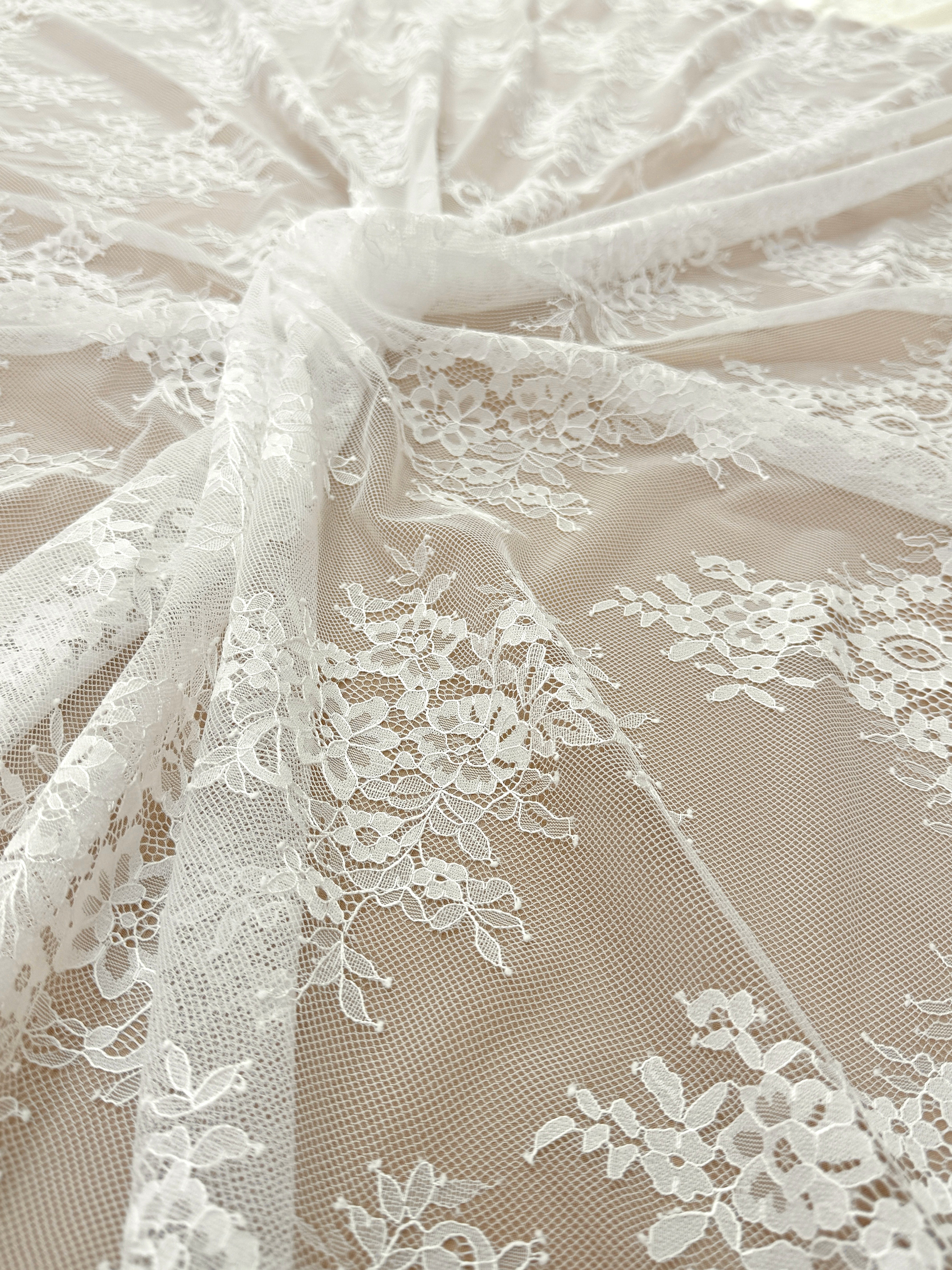 Csipke Chantilly Ivory - 3 m darab