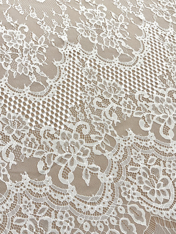 Csipke Chantilly Ivory - 3 m darab