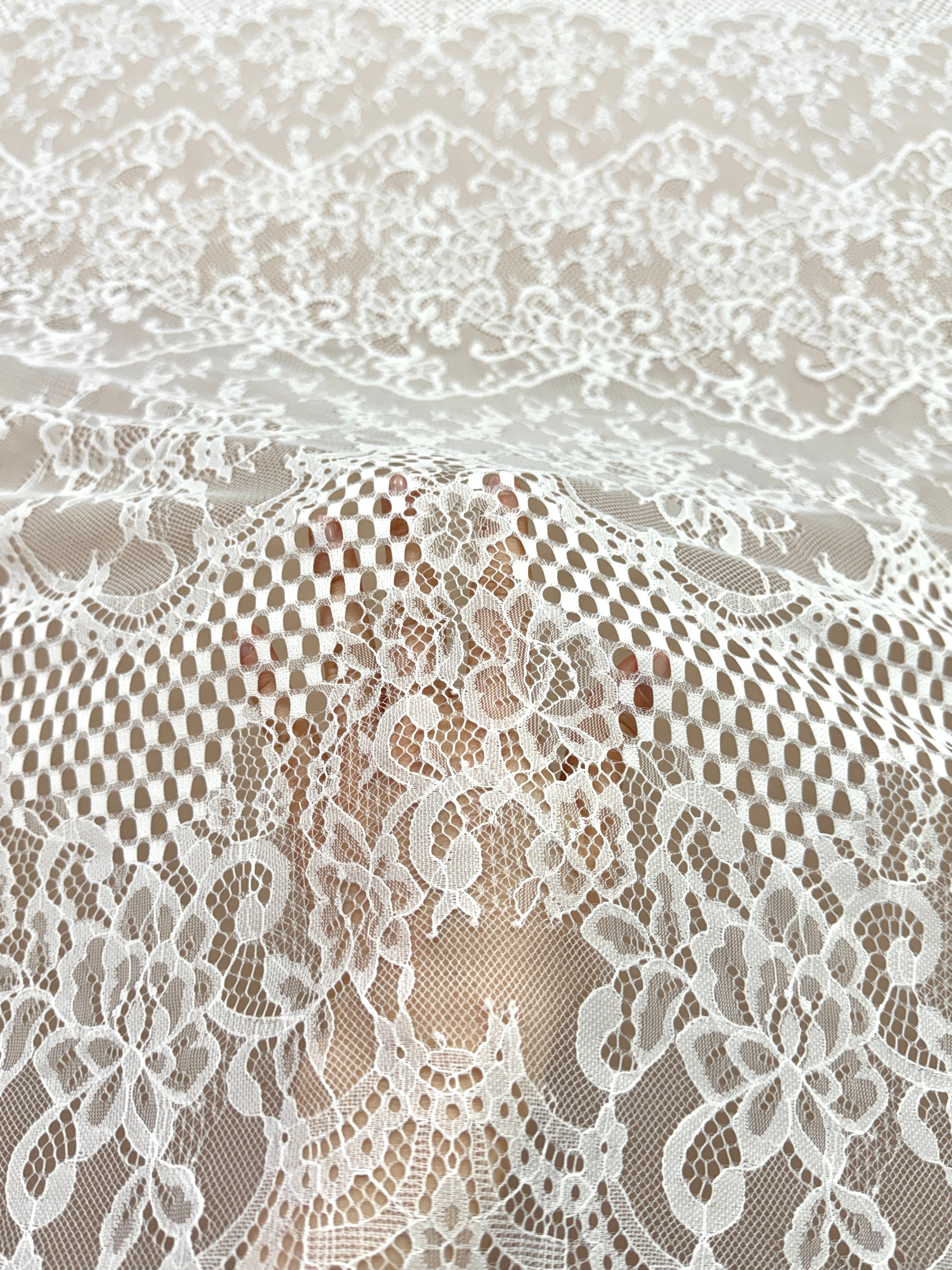 Csipke Chantilly Ivory - 3 m darab