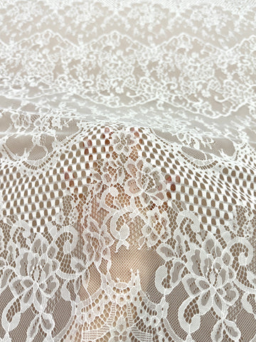Csipke Chantilly Ivory - 3 m darab