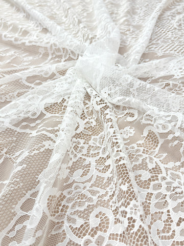 Csipke Chantilly Ivory - 3 m darab