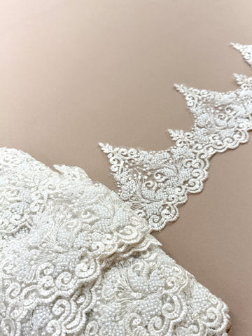 Dantela Bordura cu Perle, Margele si Paiete