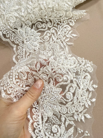 Dantela Bordura cu Perle, Margele si Paiete