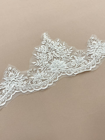 Dantela Bordura cu Perle, Margele si Paiete