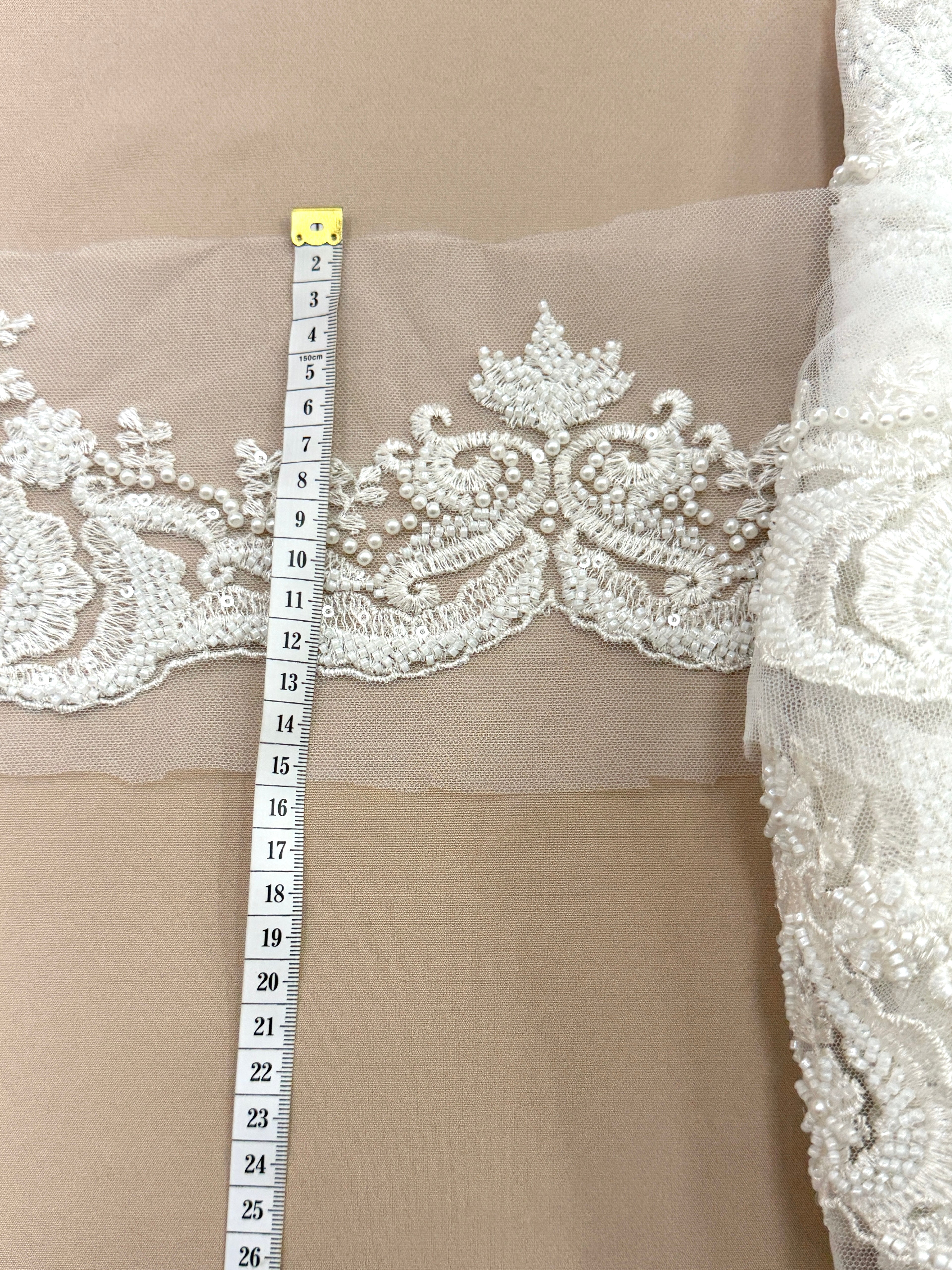 Dantela Bordura cu Perle, Margele si Paiete