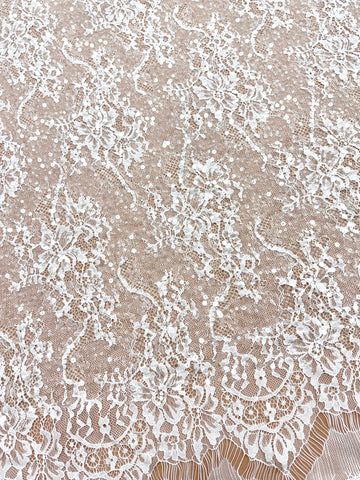 Dantela Chantilly Ivory cu Paiete - Cupon 3 m