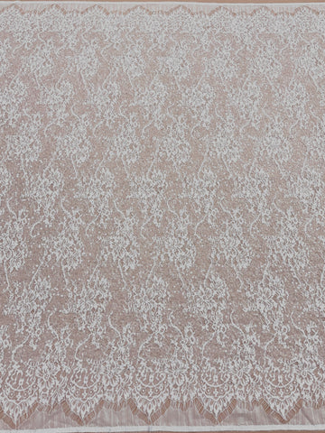 Dantela Chantilly Ivory cu Paiete - Cupon 3 m