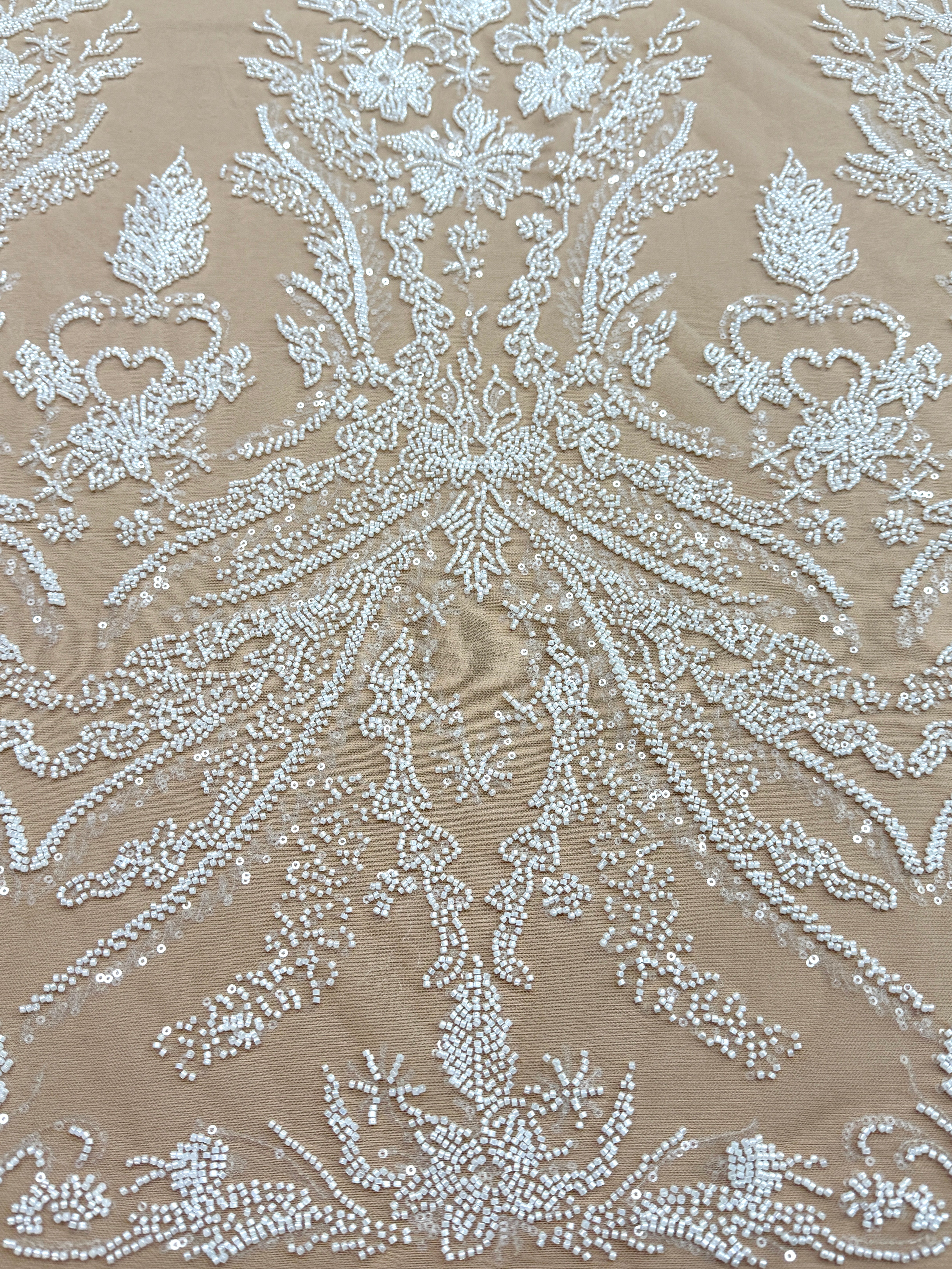 Dantela Couture Ivory pe Tulle Nude cu Model Floral, cu Margele si Paiete