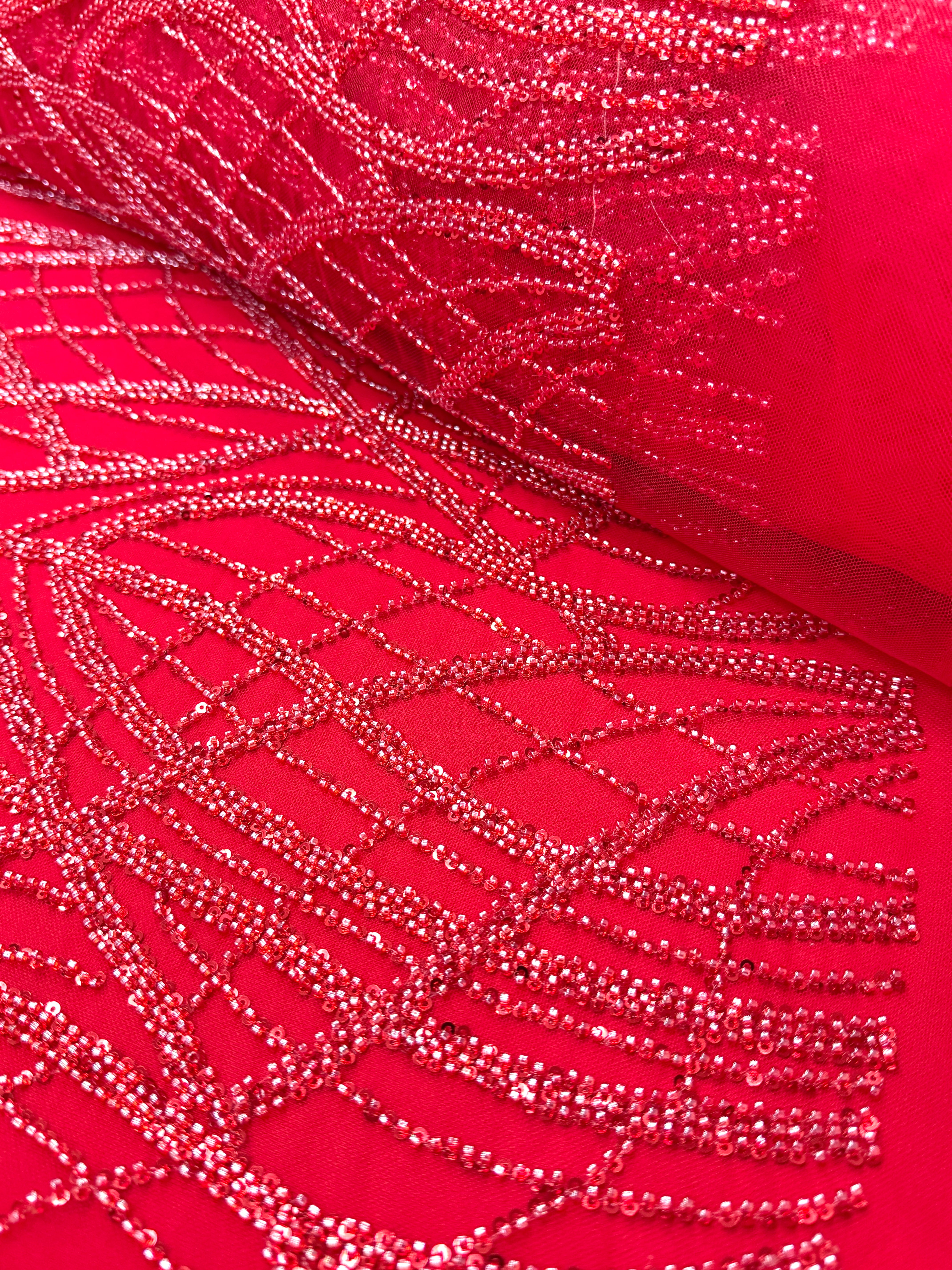 Dantela Couture Rosie cu Model Liniar, cu Margele si Paiete