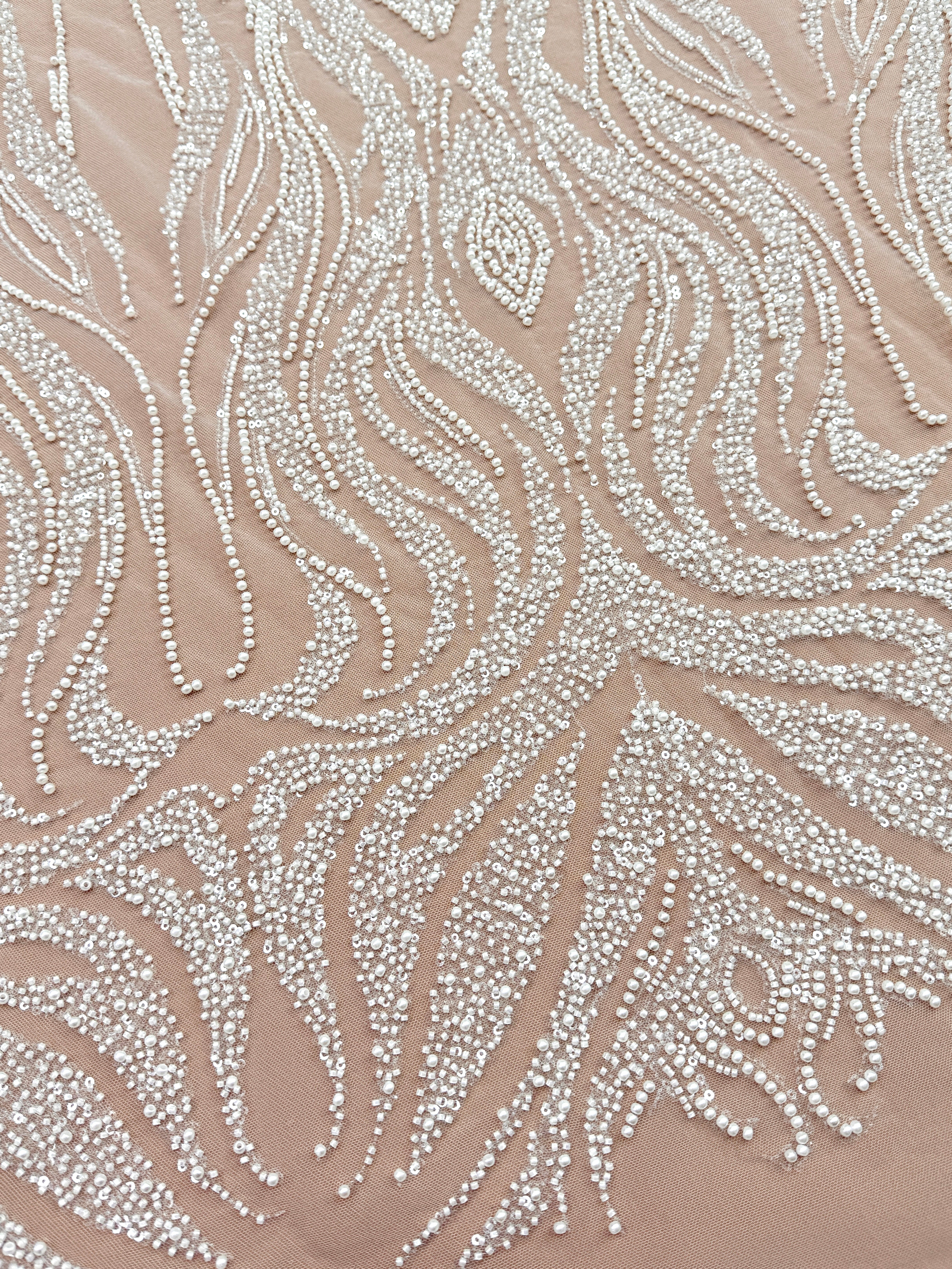 Dantela Ivory cu Model Geometric, cu Perle, Margele si Paiete