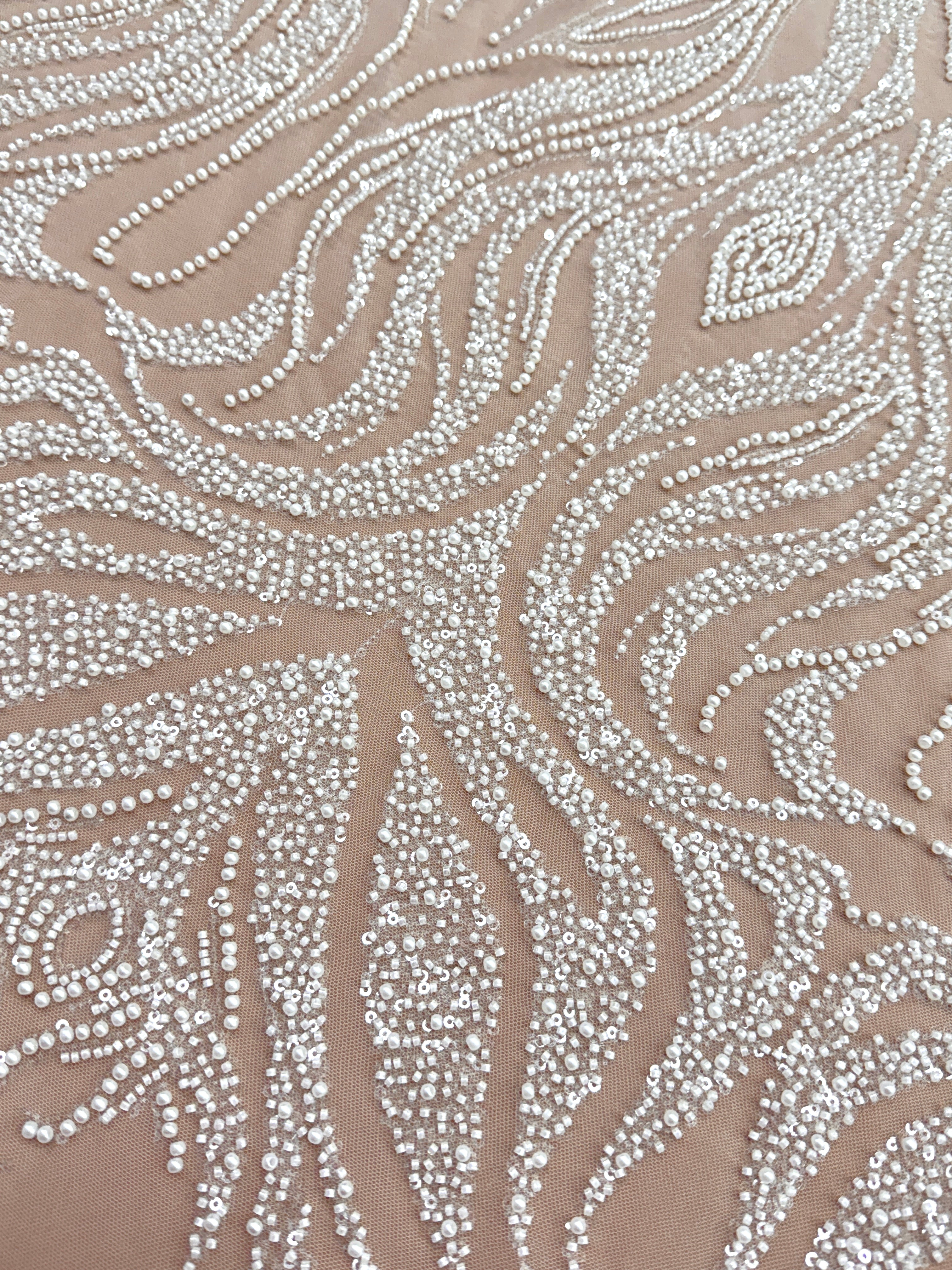 Dantela Ivory cu Model Geometric, cu Perle, Margele si Paiete