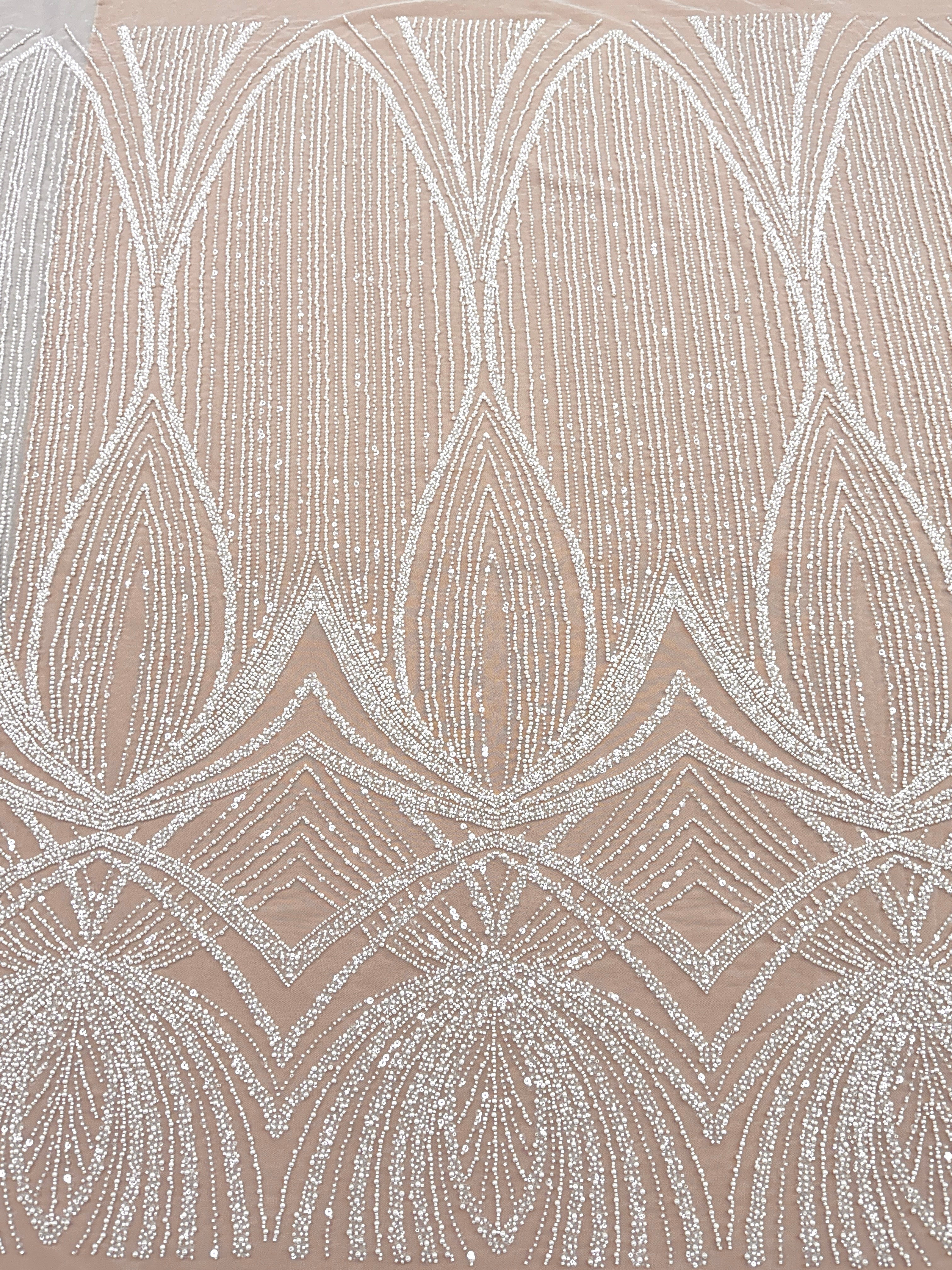 Dantela Ivory cu Model Geometric, cu Perle, Margele si Paiete