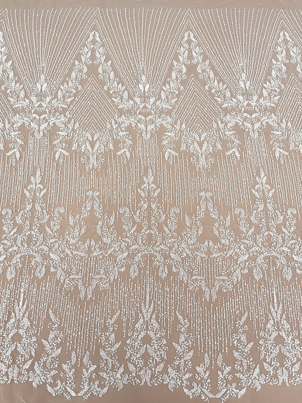 Dantela Ivory cu Model Geometric, cu Perle, Margele si Paiete