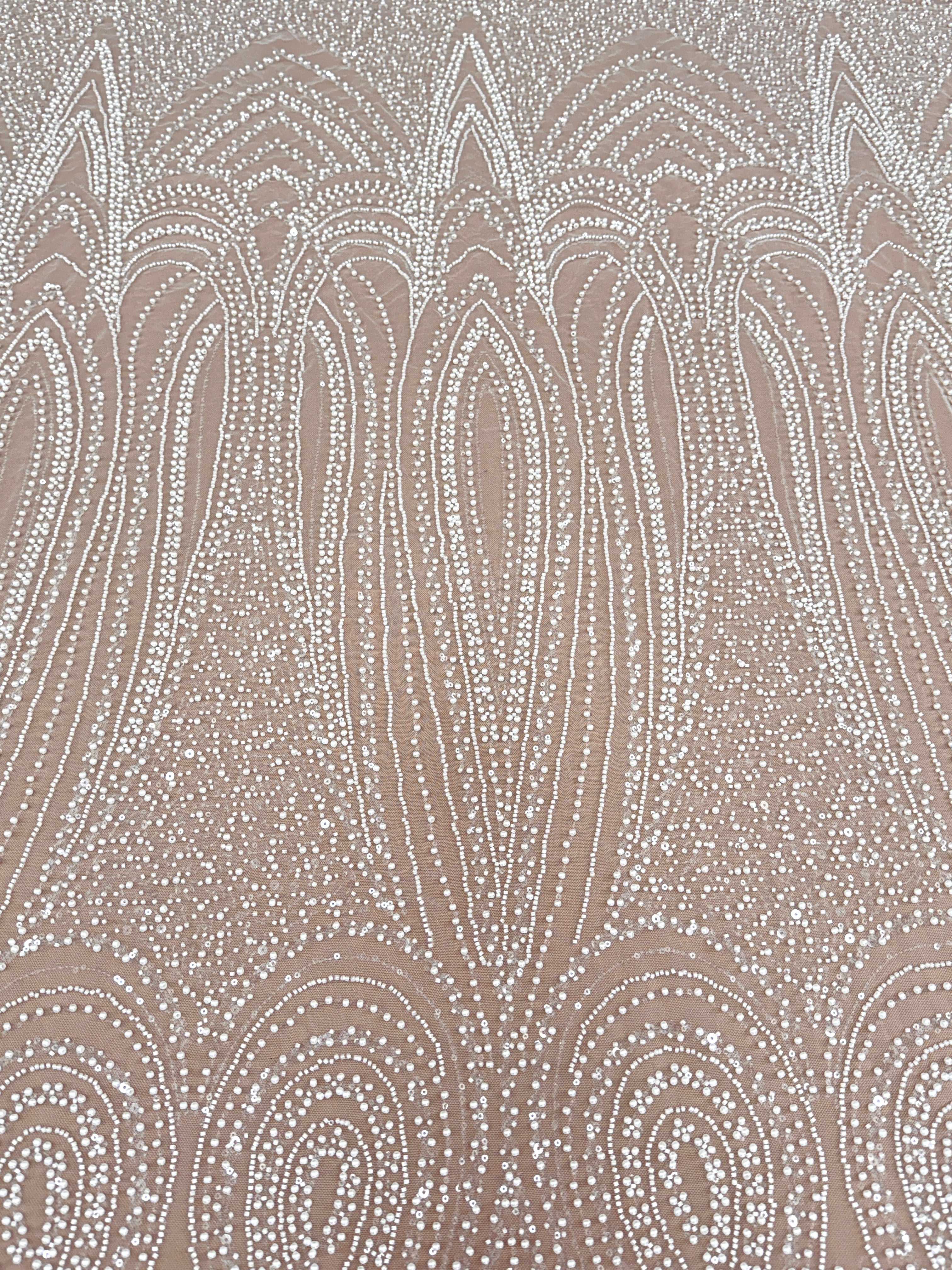 Dantela Ivory cu Model Geometric, cu Perle, Margele si Paiete