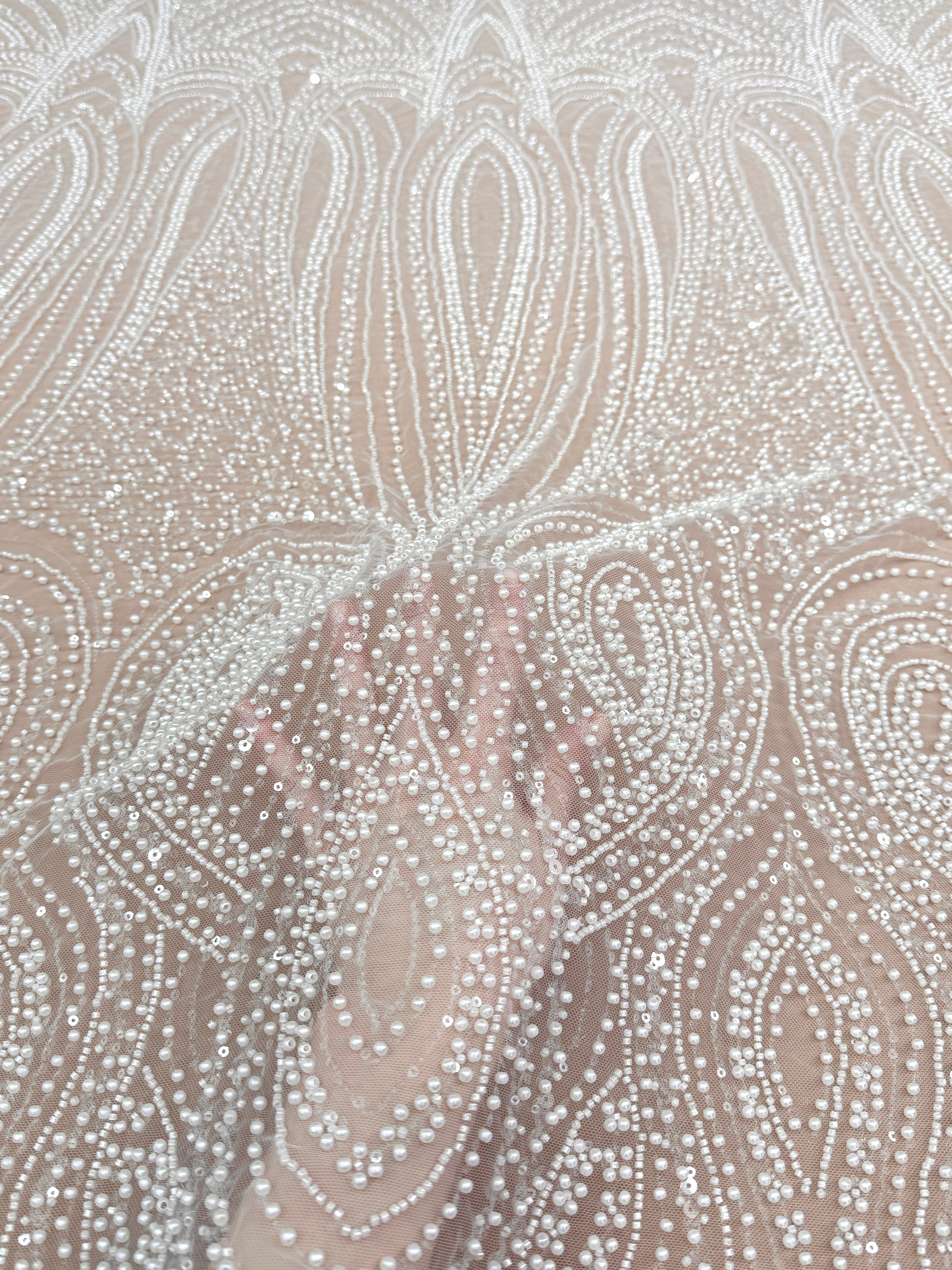 Dantela Ivory cu Model Geometric, cu Perle, Margele si Paiete