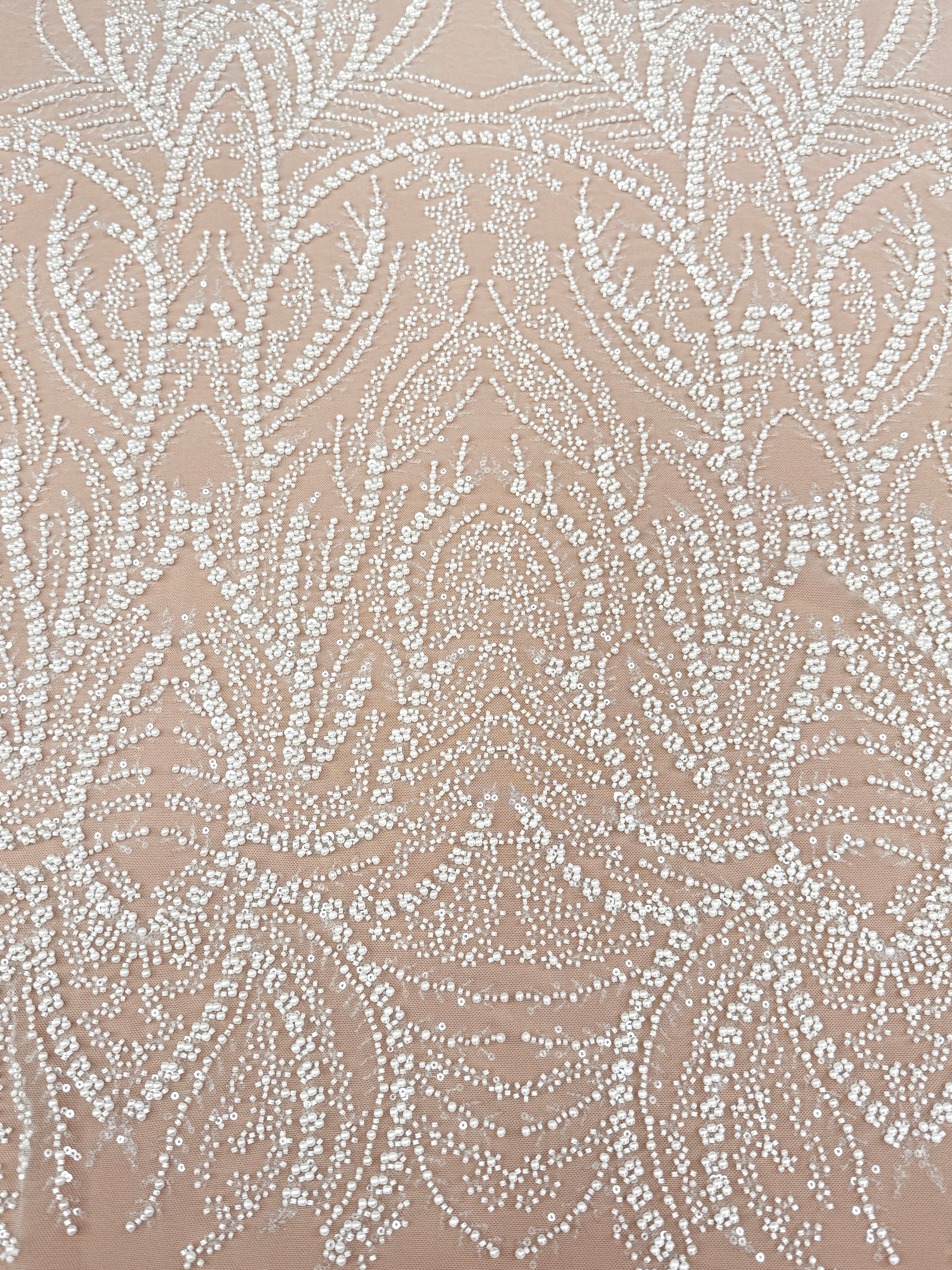 Dantela Ivory cu Model Geometric, cu Perle, Margele si Paiete