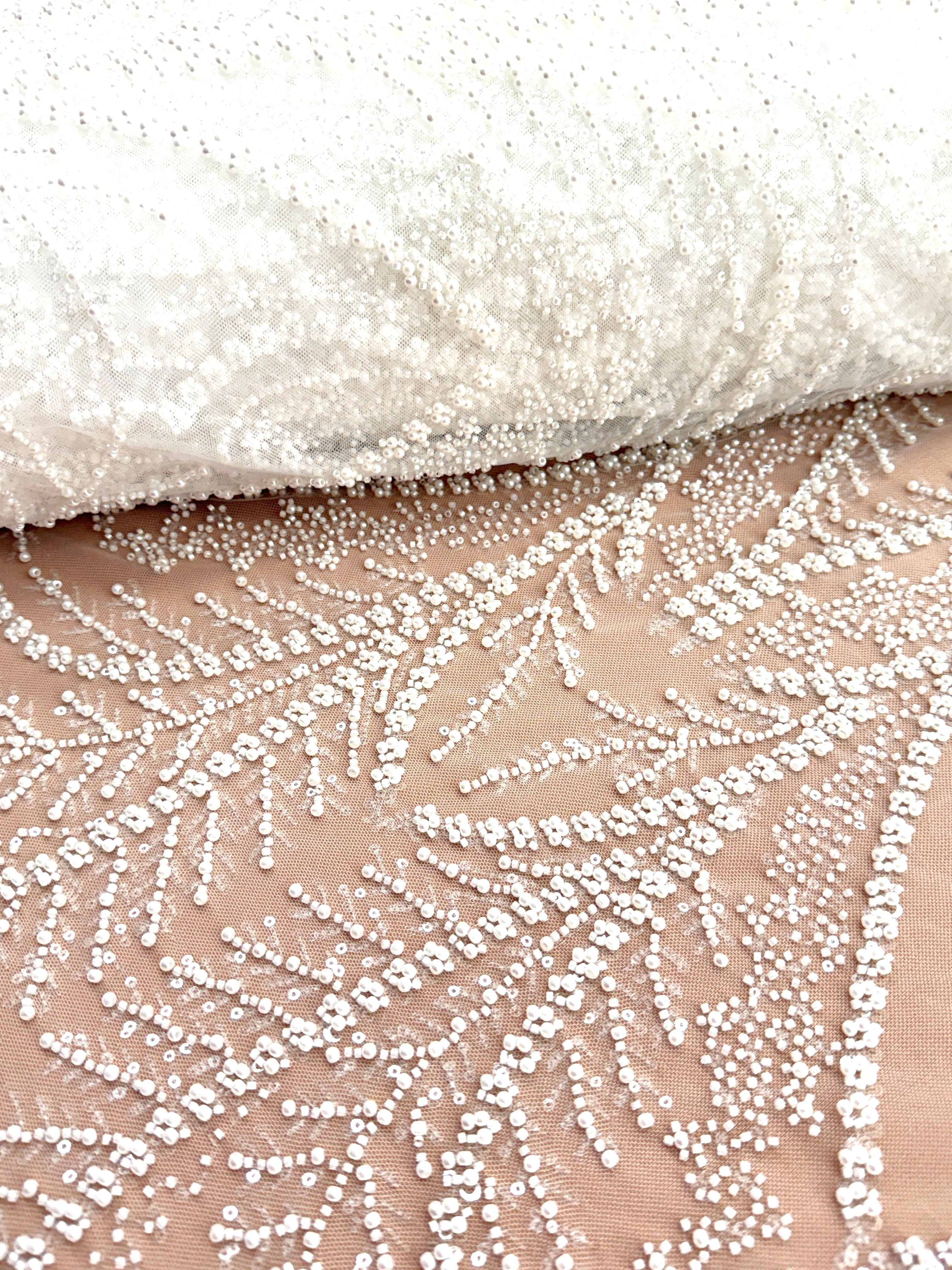 Dantela Ivory cu Model Geometric, cu Perle, Margele si Paiete