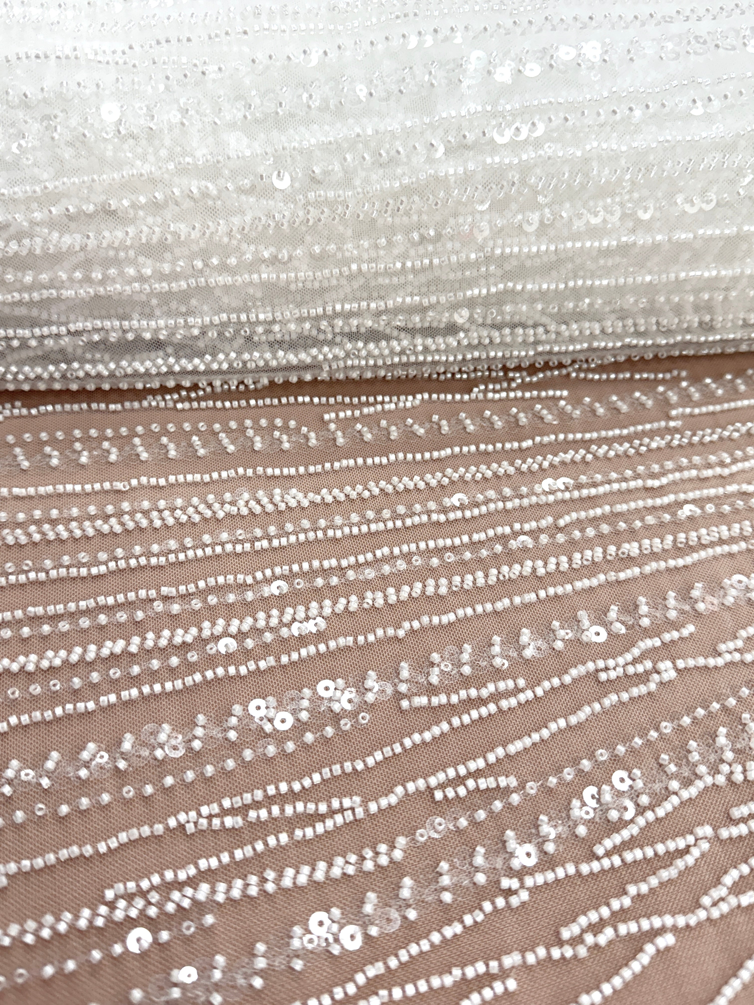 Dantela Ivory cu Panou, cu Margele si Paiete