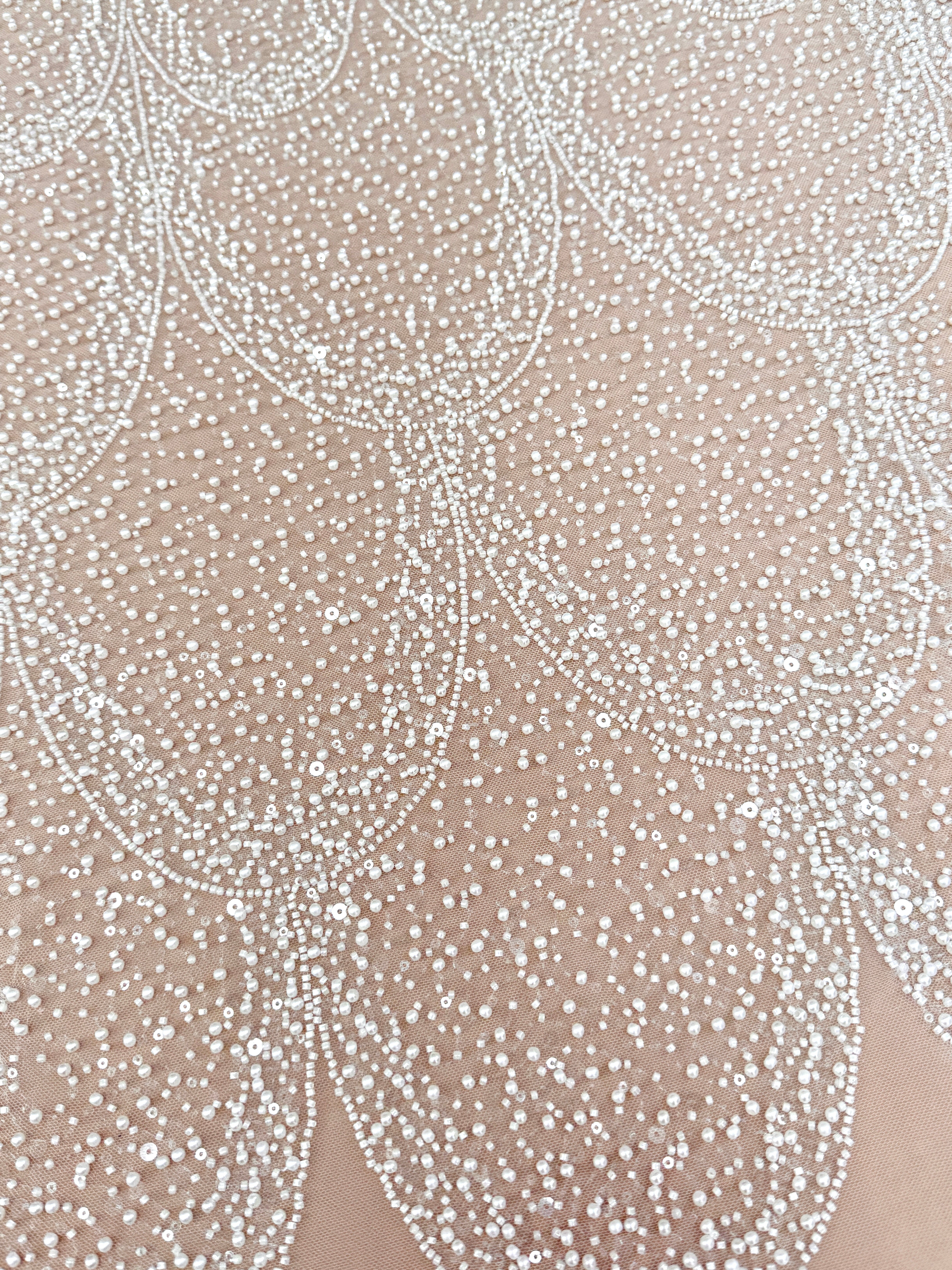 Dantela Ivory cu Model Geometric, cu Perle, Margele si Paiete