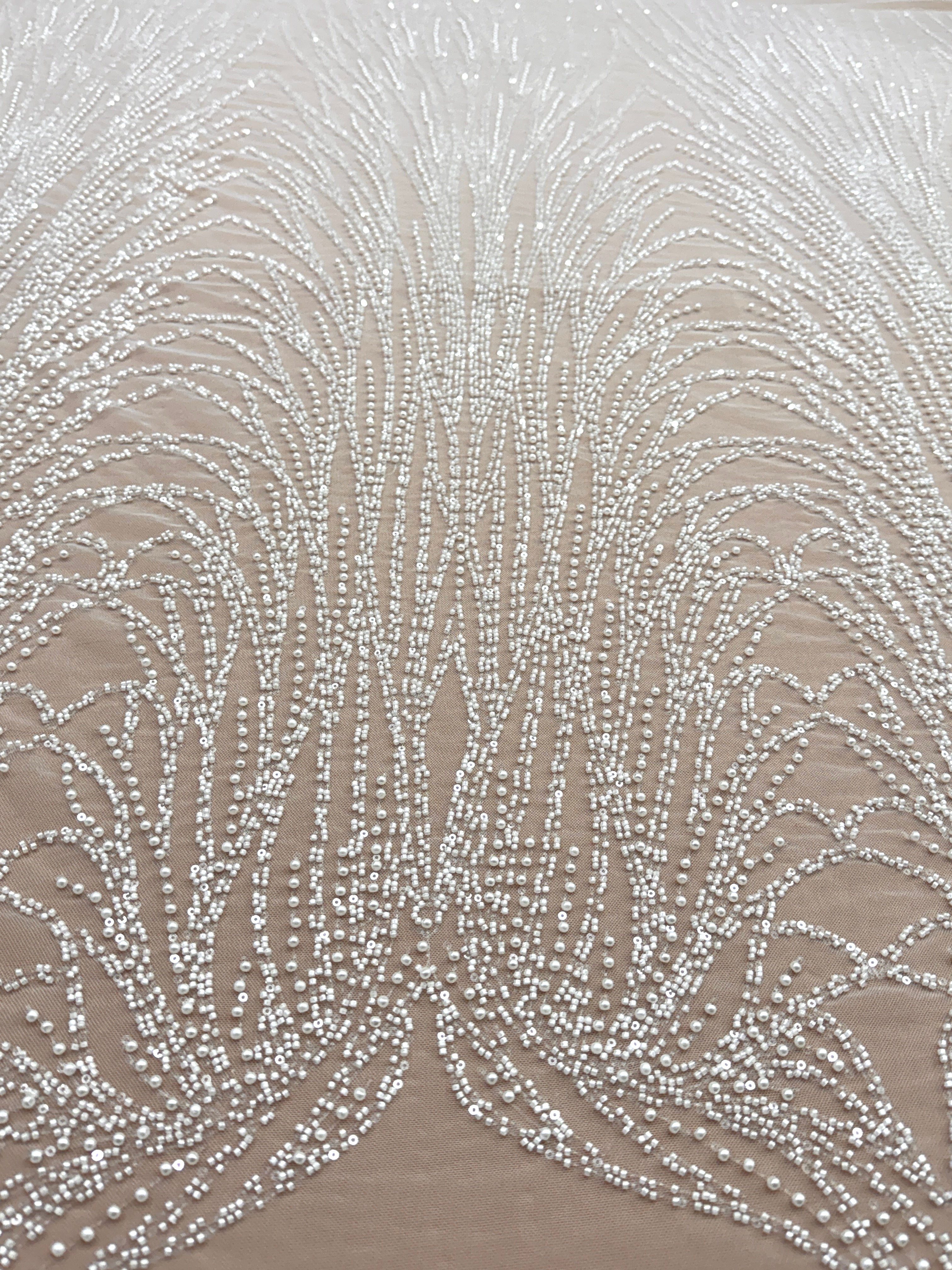 Dantela Ivory cu Model Liniar, cu Margele si Paiete