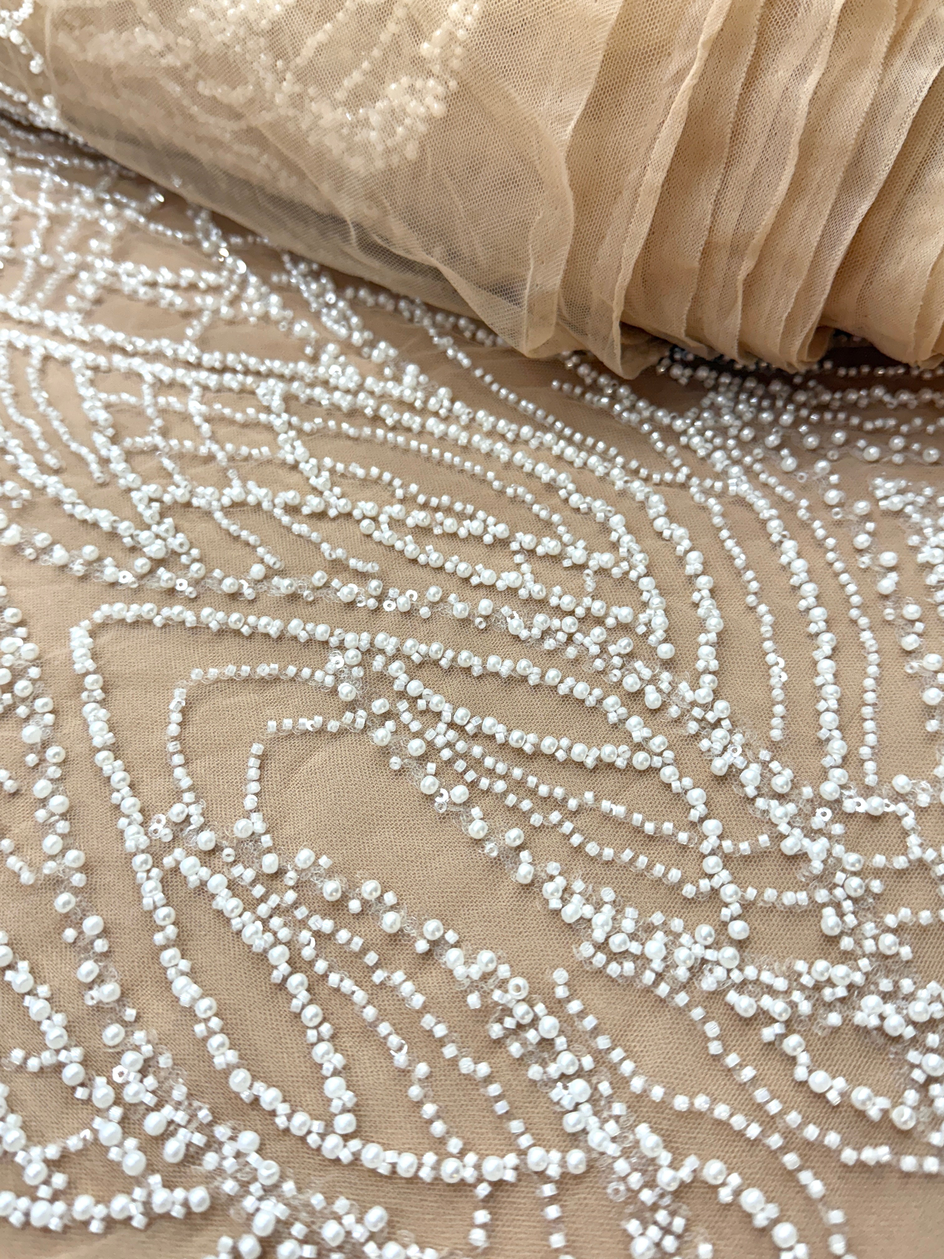 Dantela Couture Ivory cu Tulle Nude cu Perle, Margele si Paiete