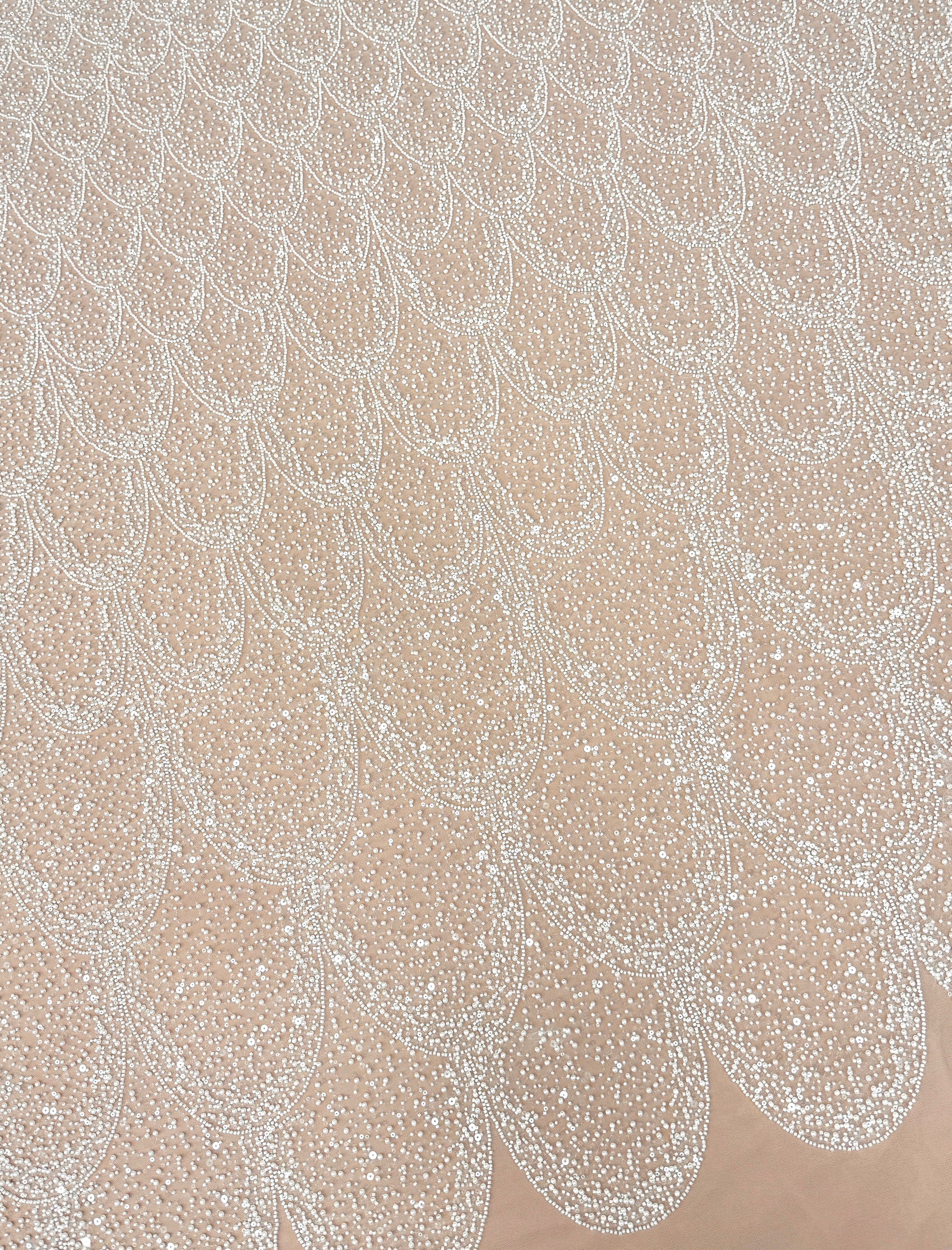 Dantela Ivory cu Model Geometric, cu Perle, Margele si Paiete