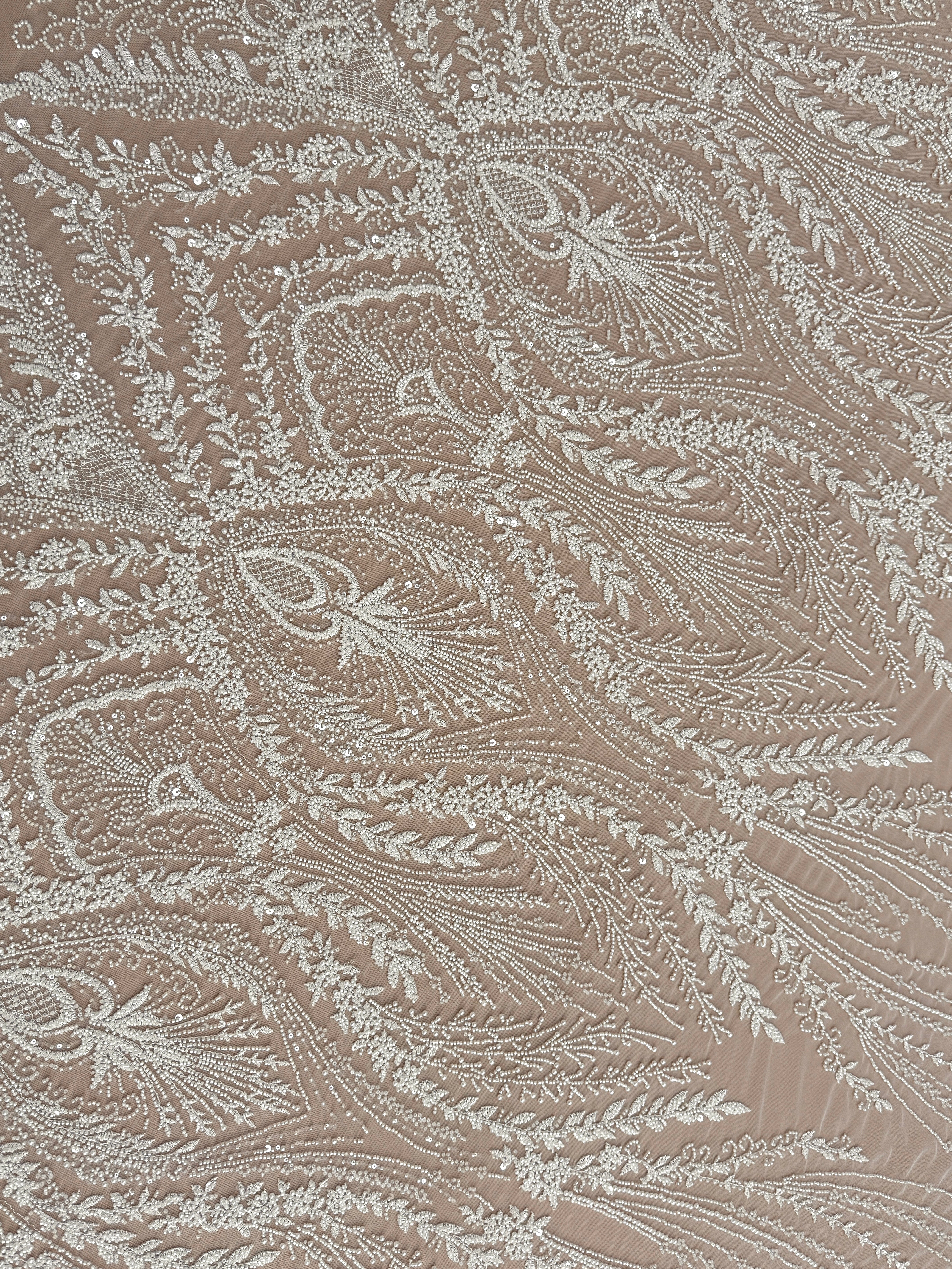Dantela Ivory cu Model Geometric, cu Perle, Margele si Paiete
