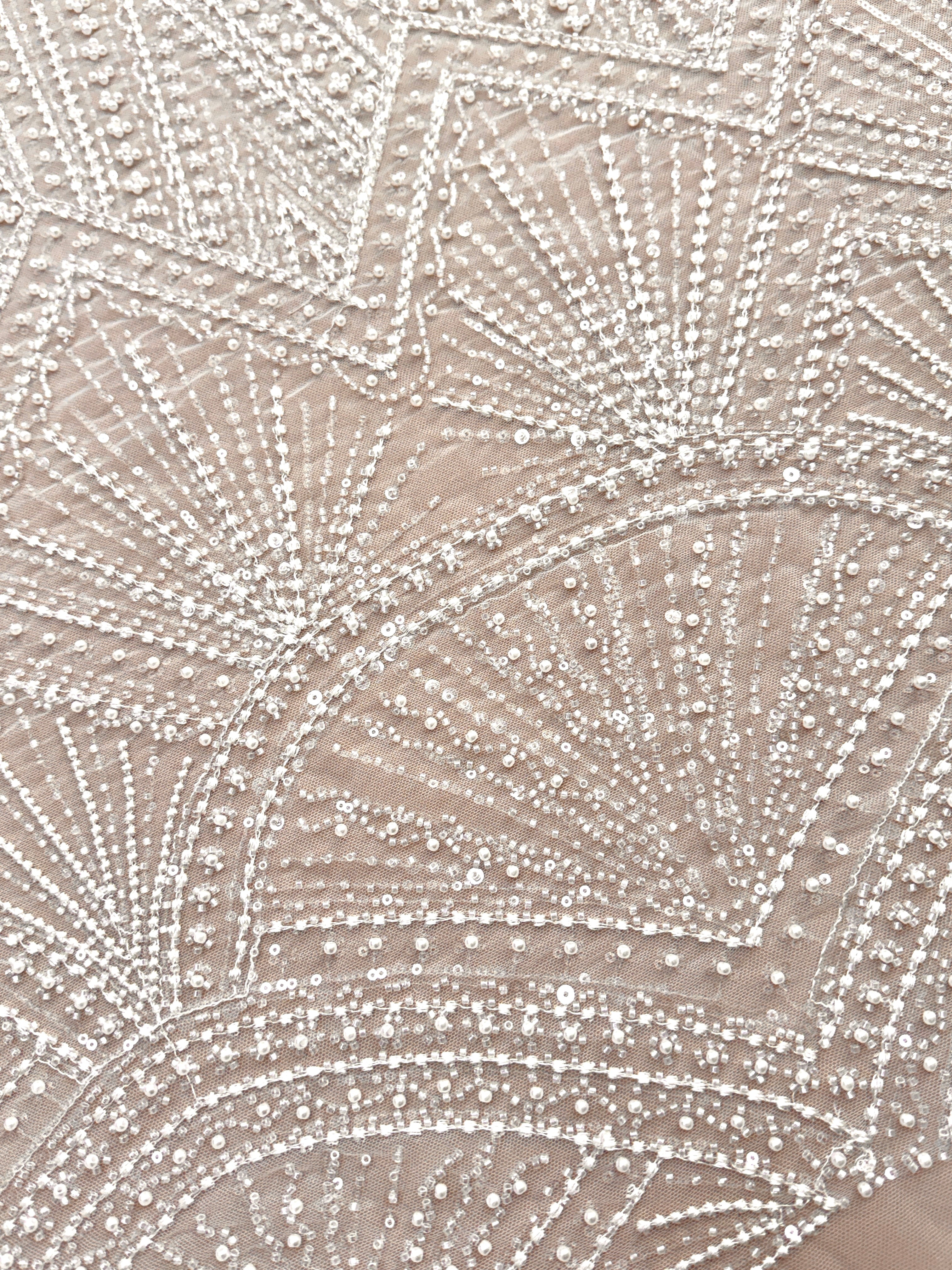 Dantela Ivory cu Model Geometric, cu Perle, Margele si Paiete