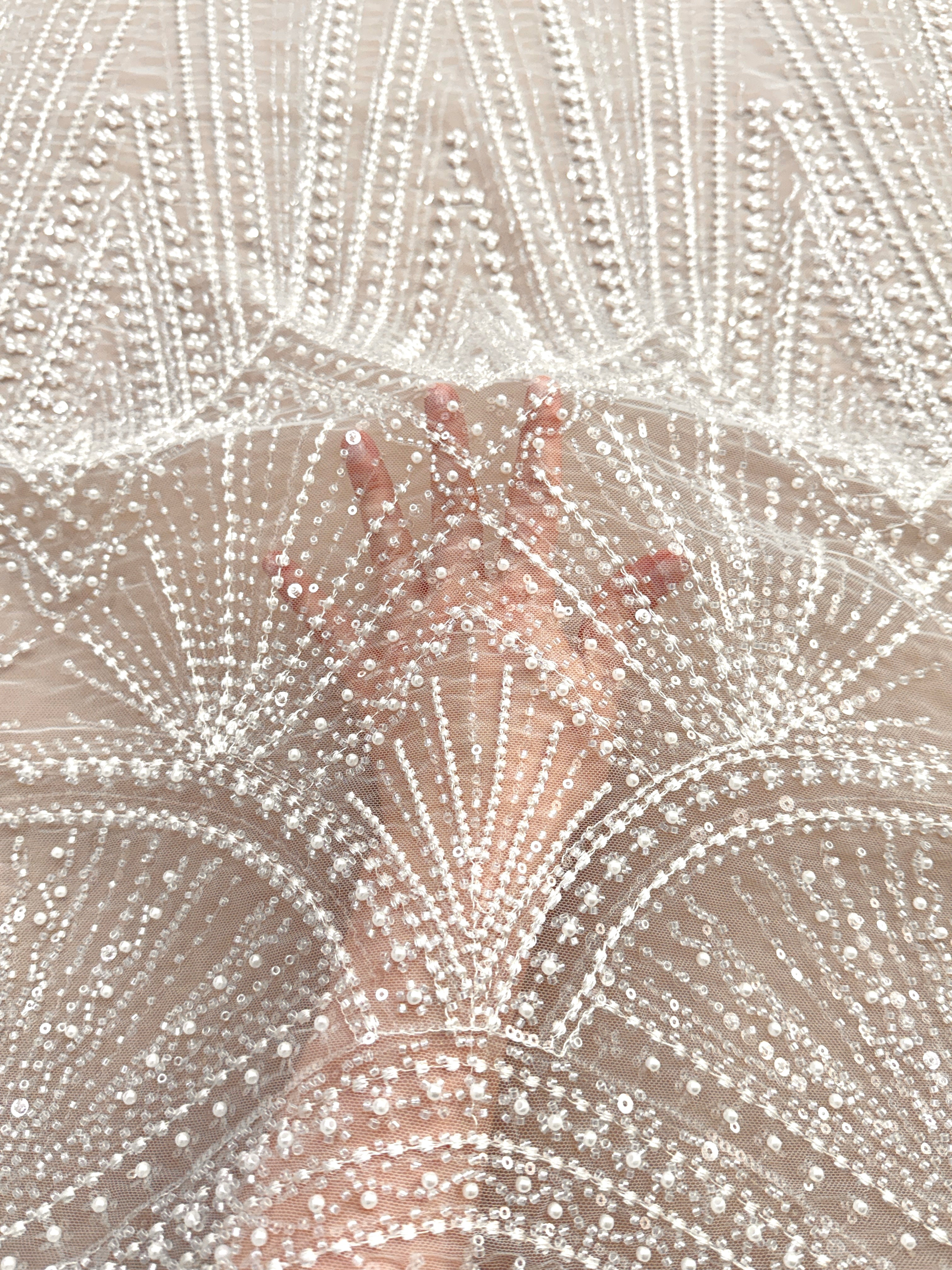 Dantela Ivory cu Model Geometric, cu Perle, Margele si Paiete