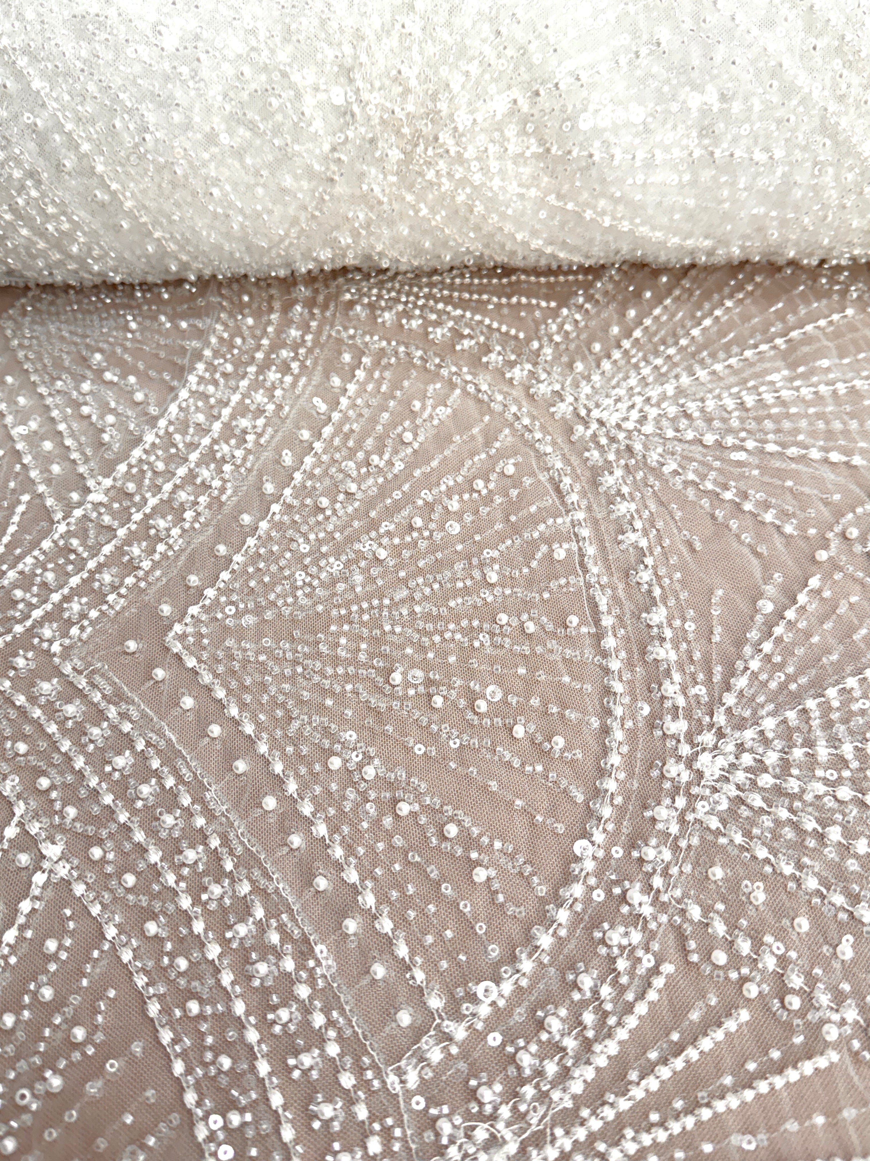 Dantela Ivory cu Model Geometric, cu Perle, Margele si Paiete
