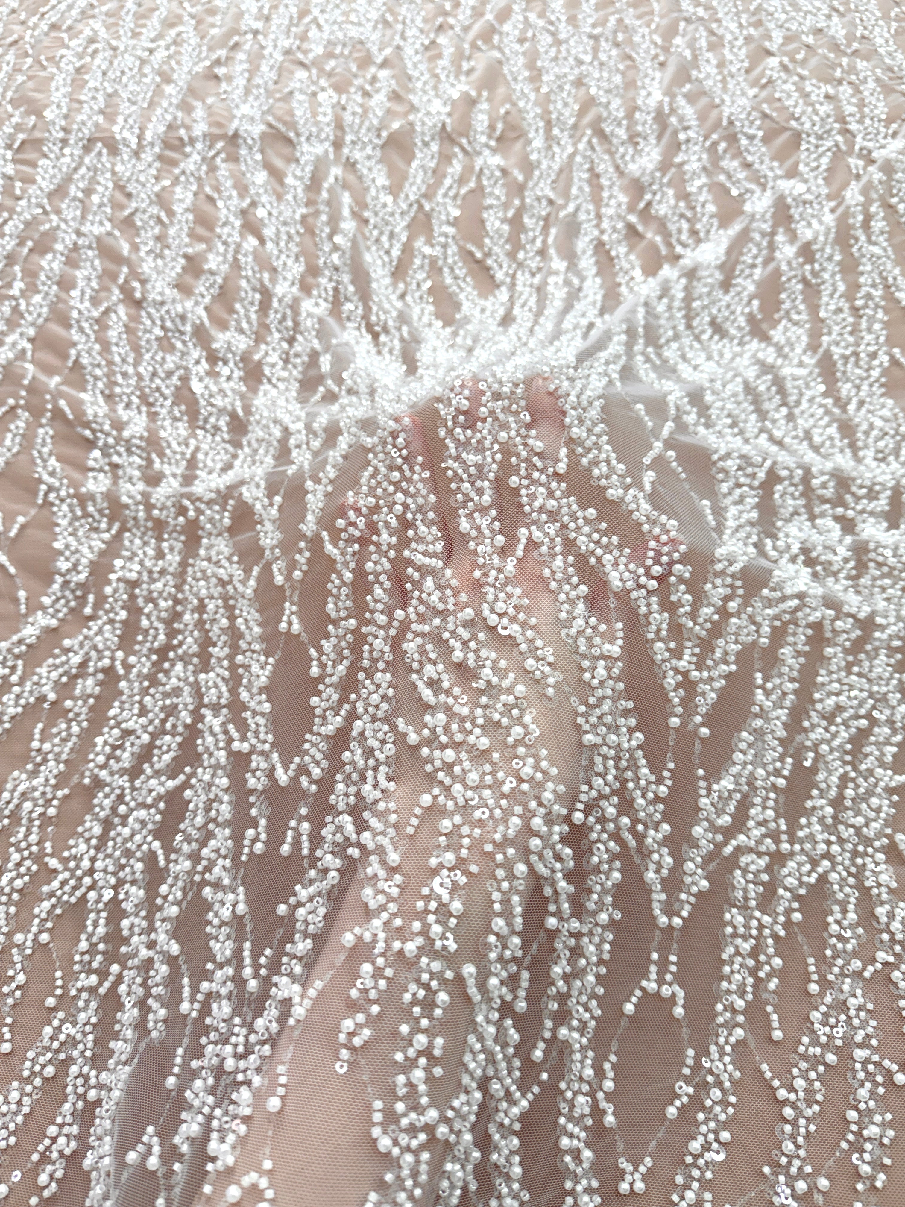 Dantela Couture Ivory cu Siraguri, cu Perle, Margele si Paiete