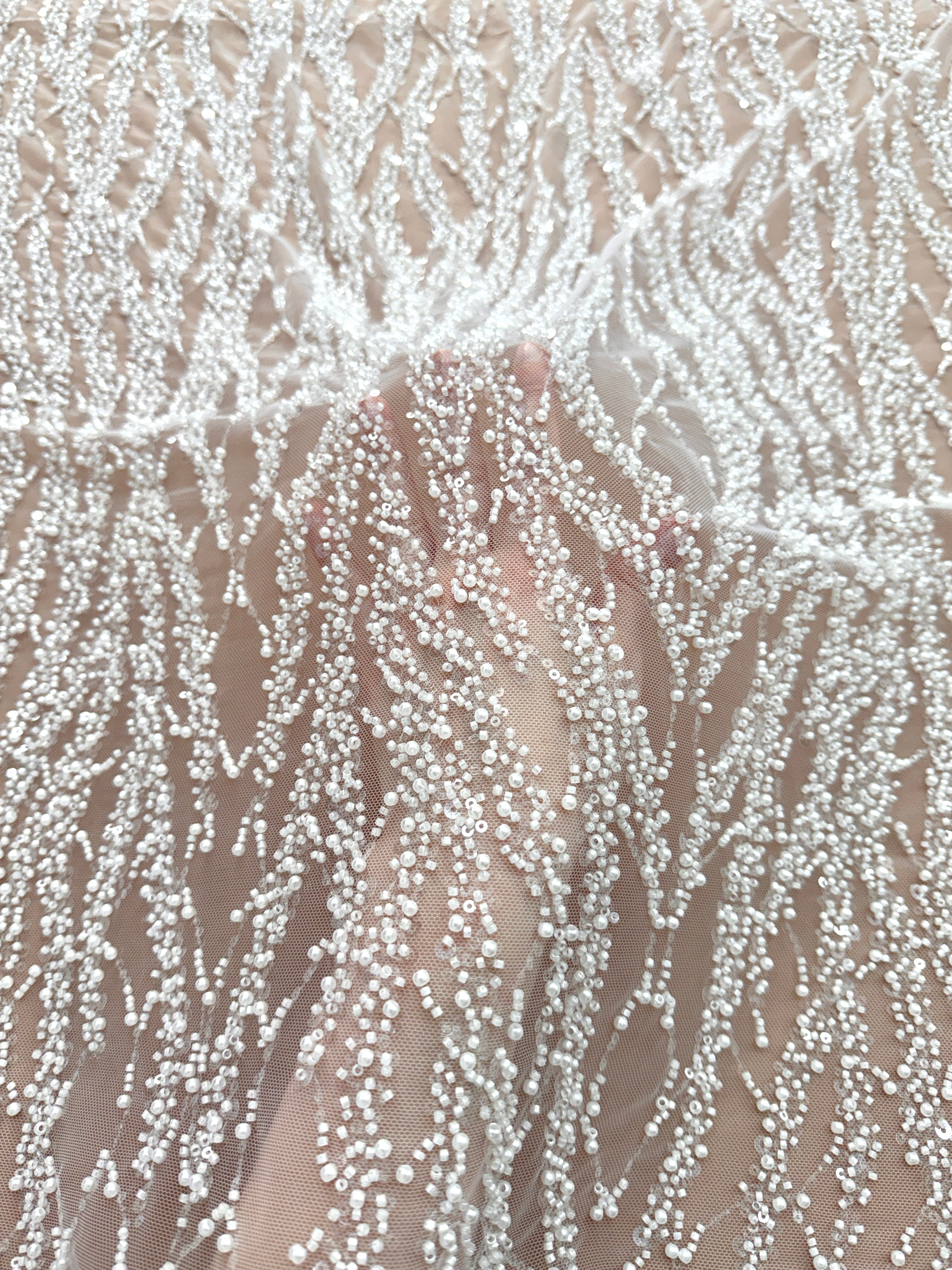 Dantela Couture Ivory cu Siraguri, cu Perle, Margele si Paiete