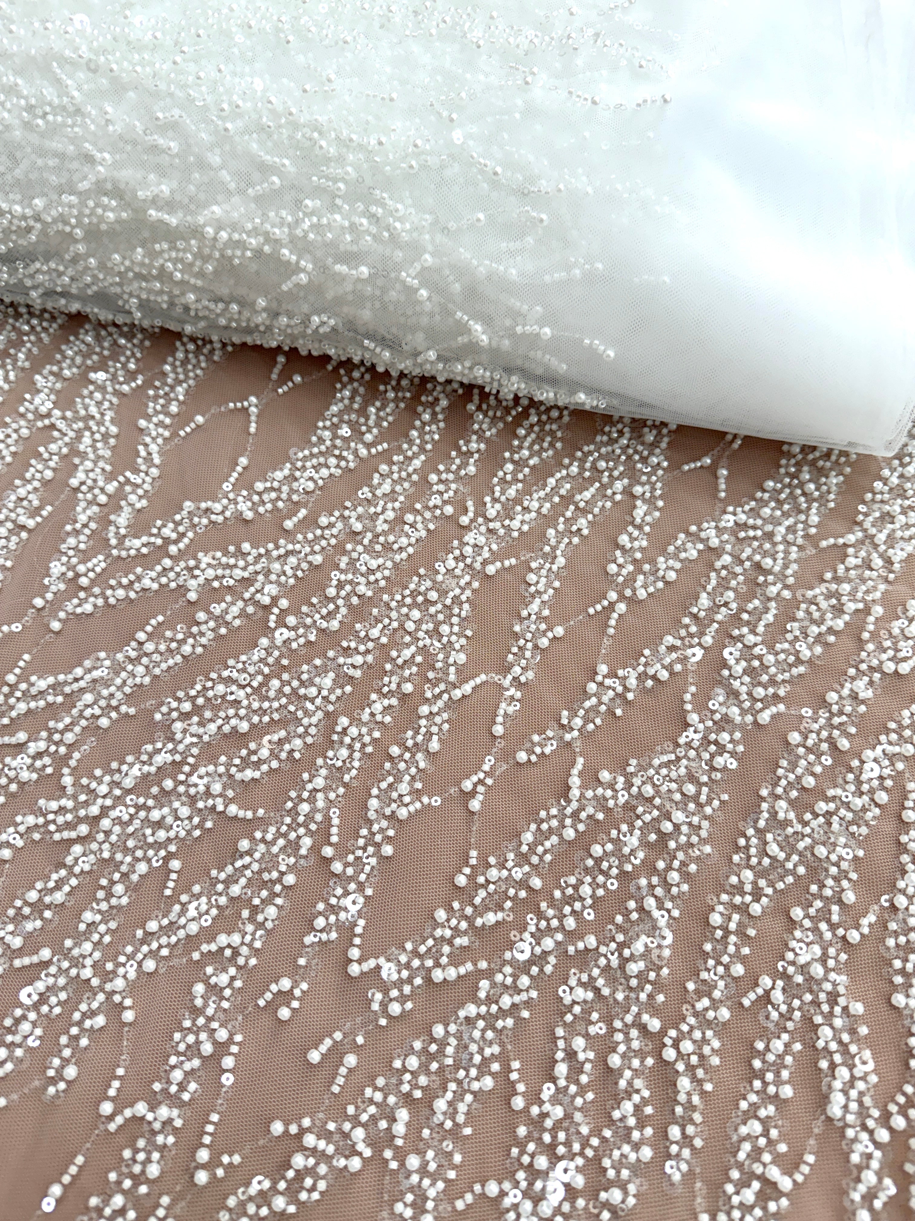 Dantela Couture Ivory cu Siraguri, cu Perle, Margele si Paiete