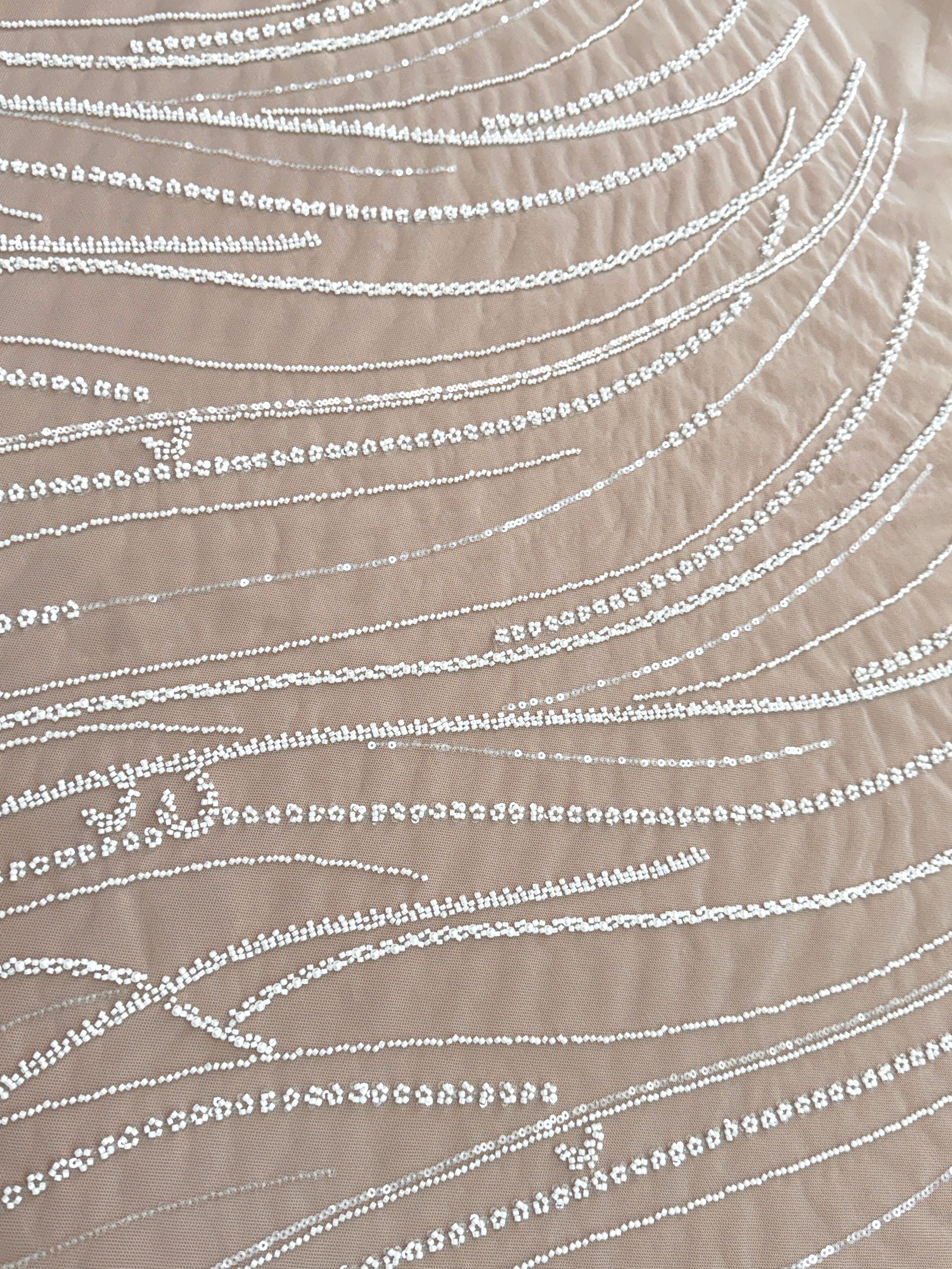 Dantela Ivory cu Model Geometric, cu Perle, Margele si Paiete