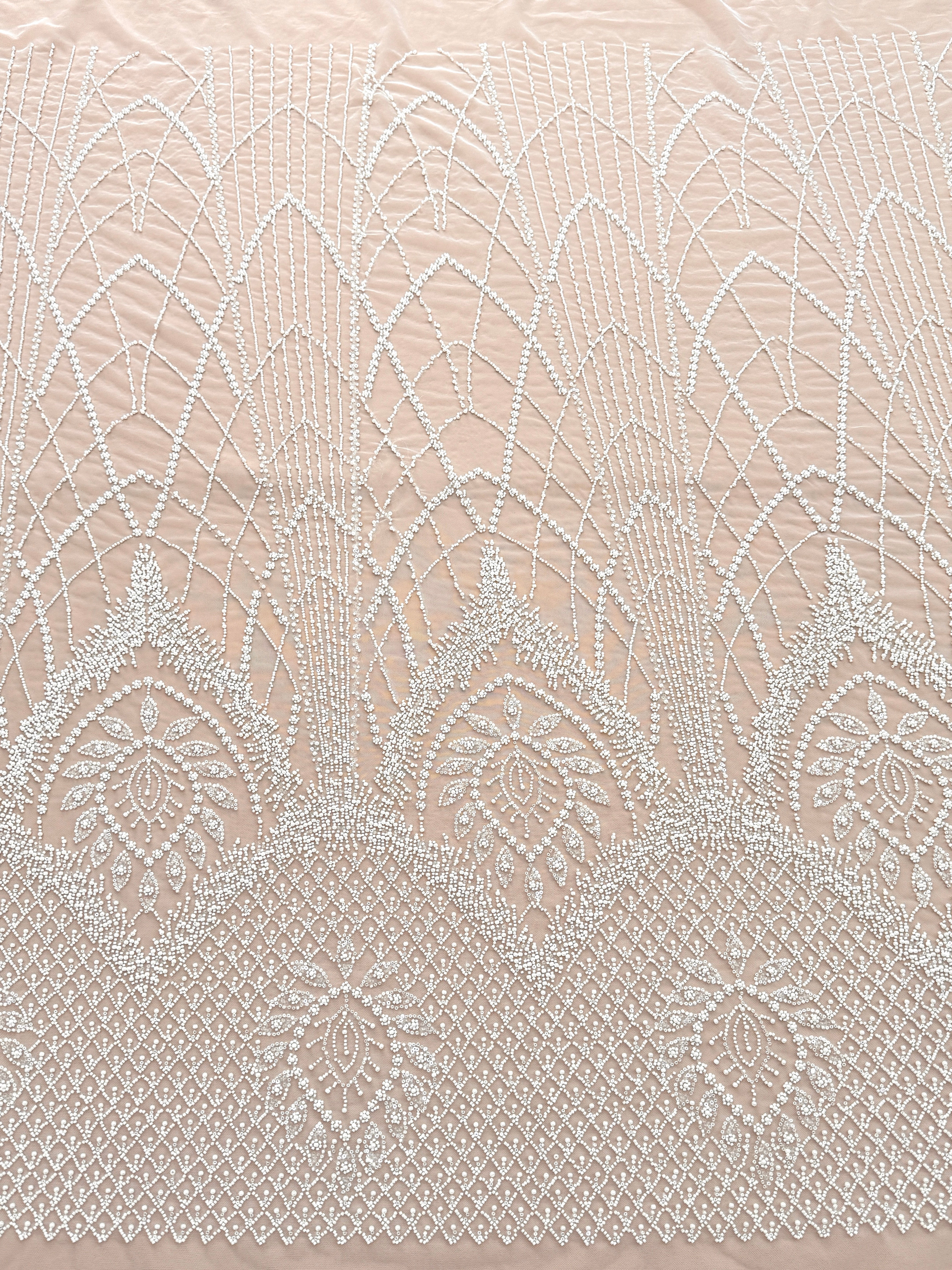 Dantela Ivory cu Model Geometric, cu Perle, Margele si Paiete