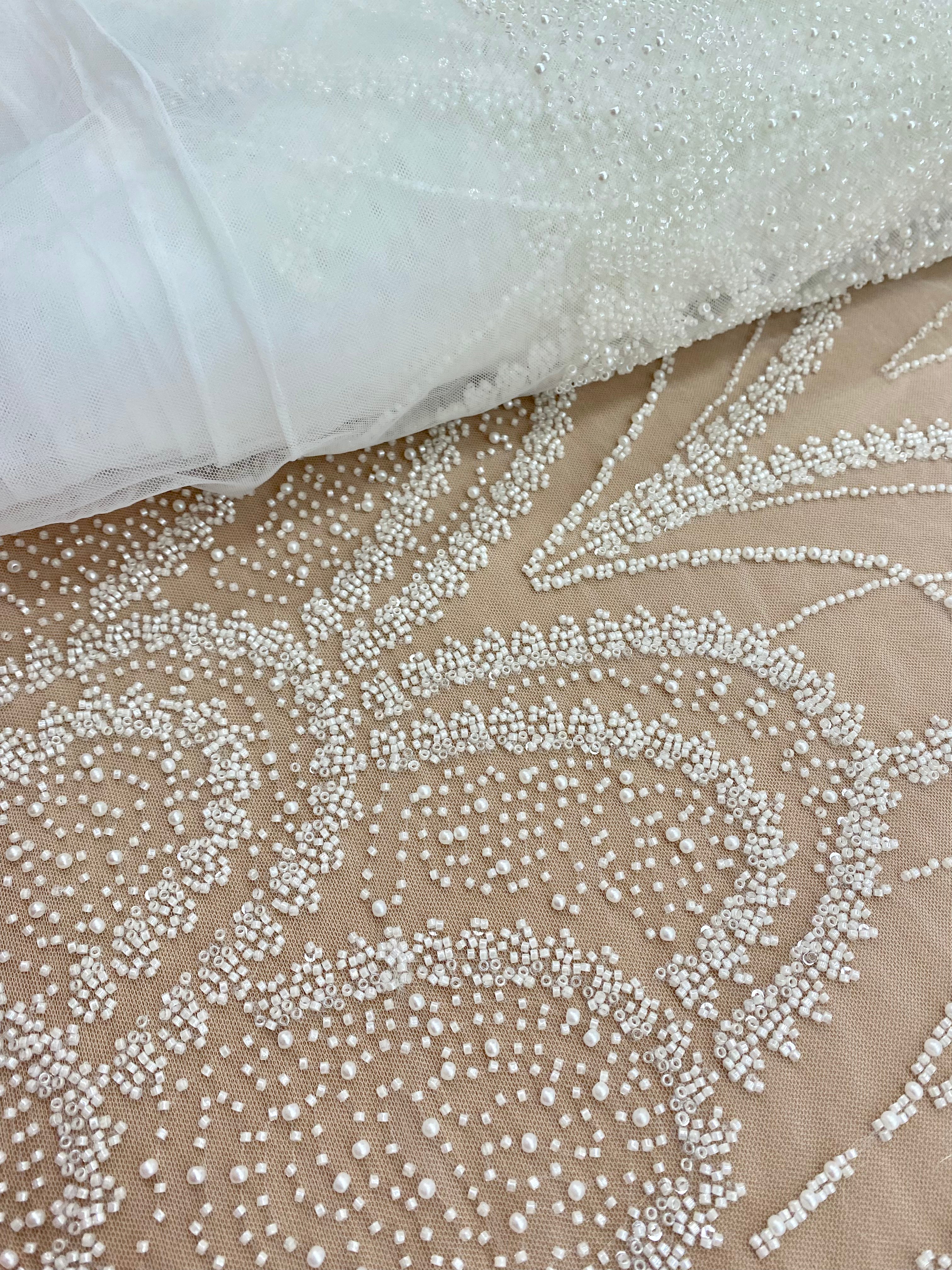 Dantela Ivory cu Model Geometric, cu Perle, Margele si Paiete