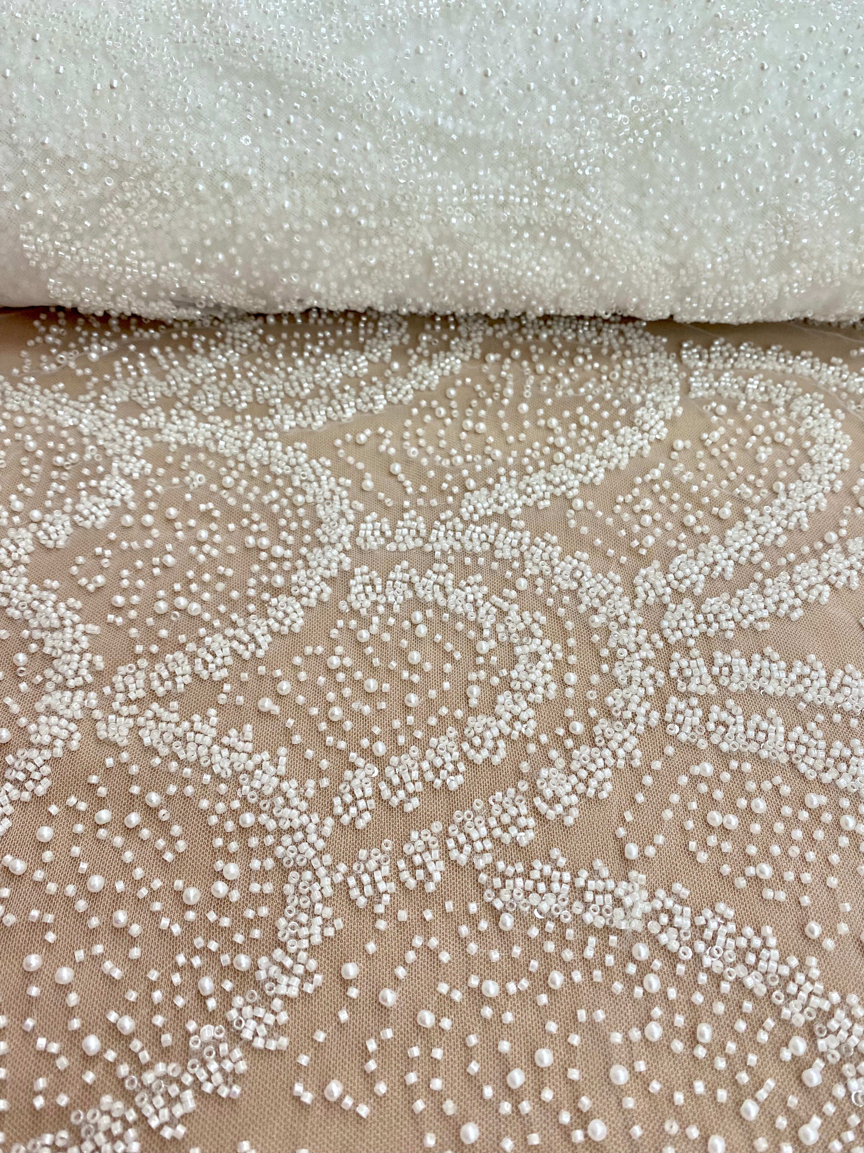 Dantela Ivory cu Model Geometric, cu Perle, Margele si Paiete