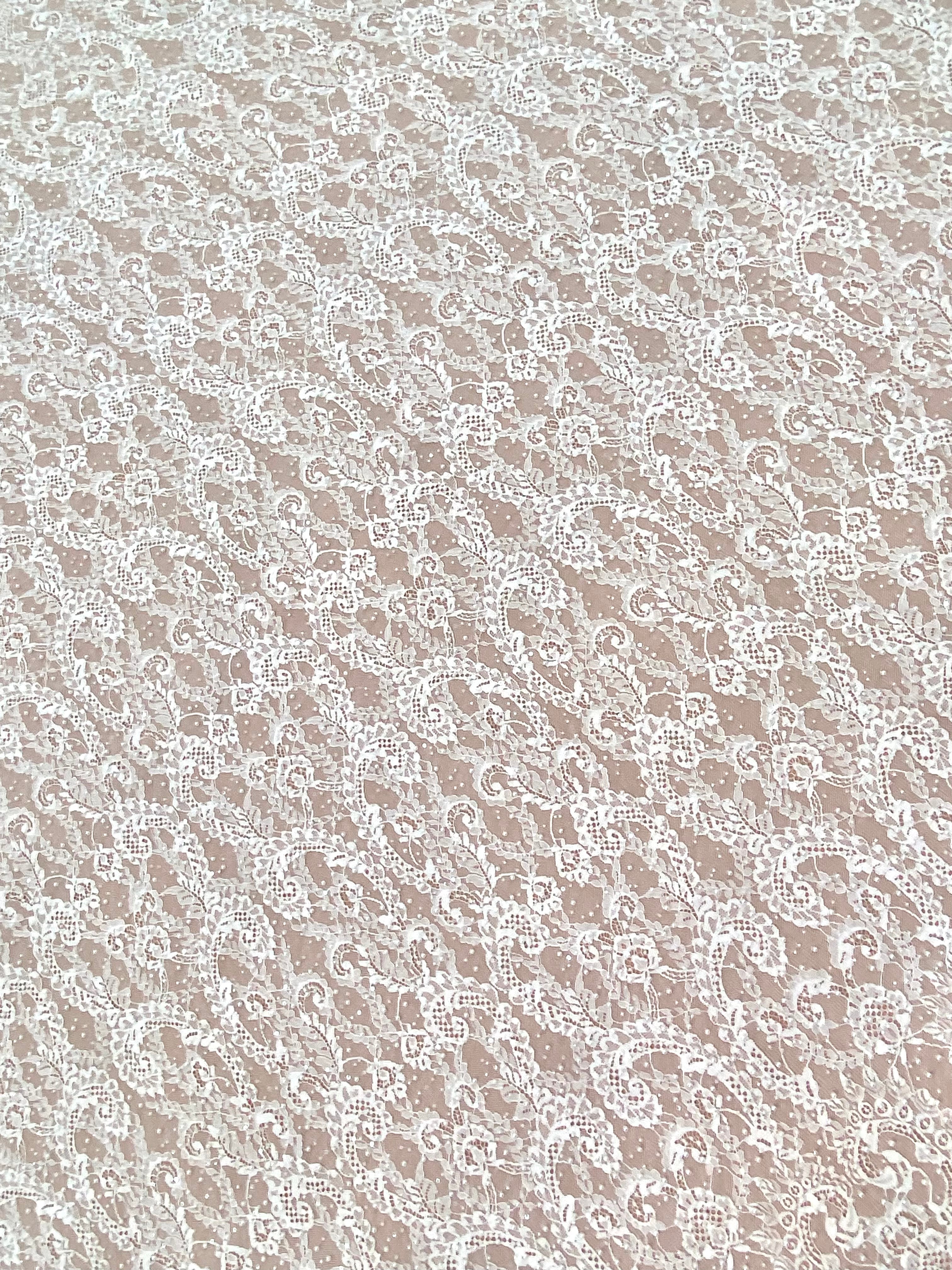 Dantela Chantilly Ivory cu Perle, Margele si Paiete - Cupon 3 m