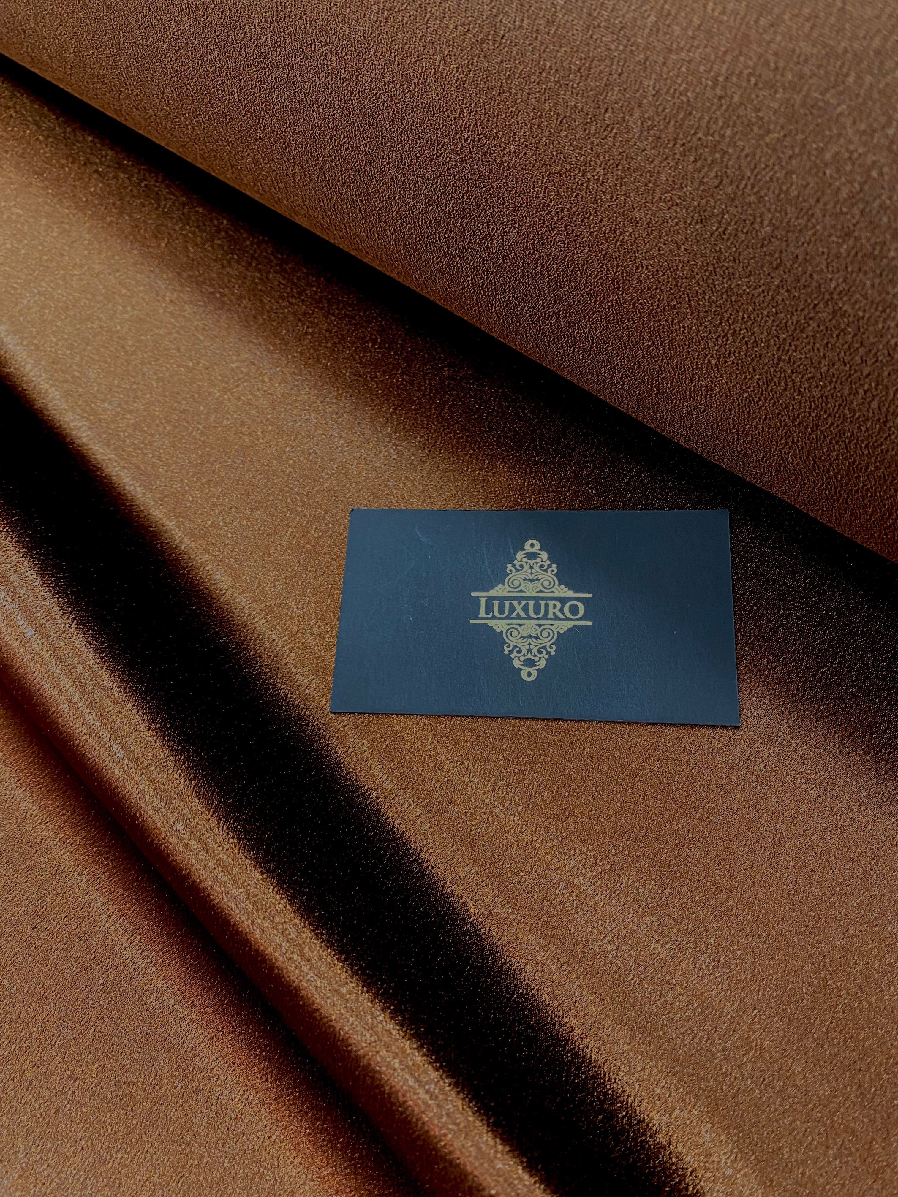 Csokoládé színű fémezett elasztikus taft