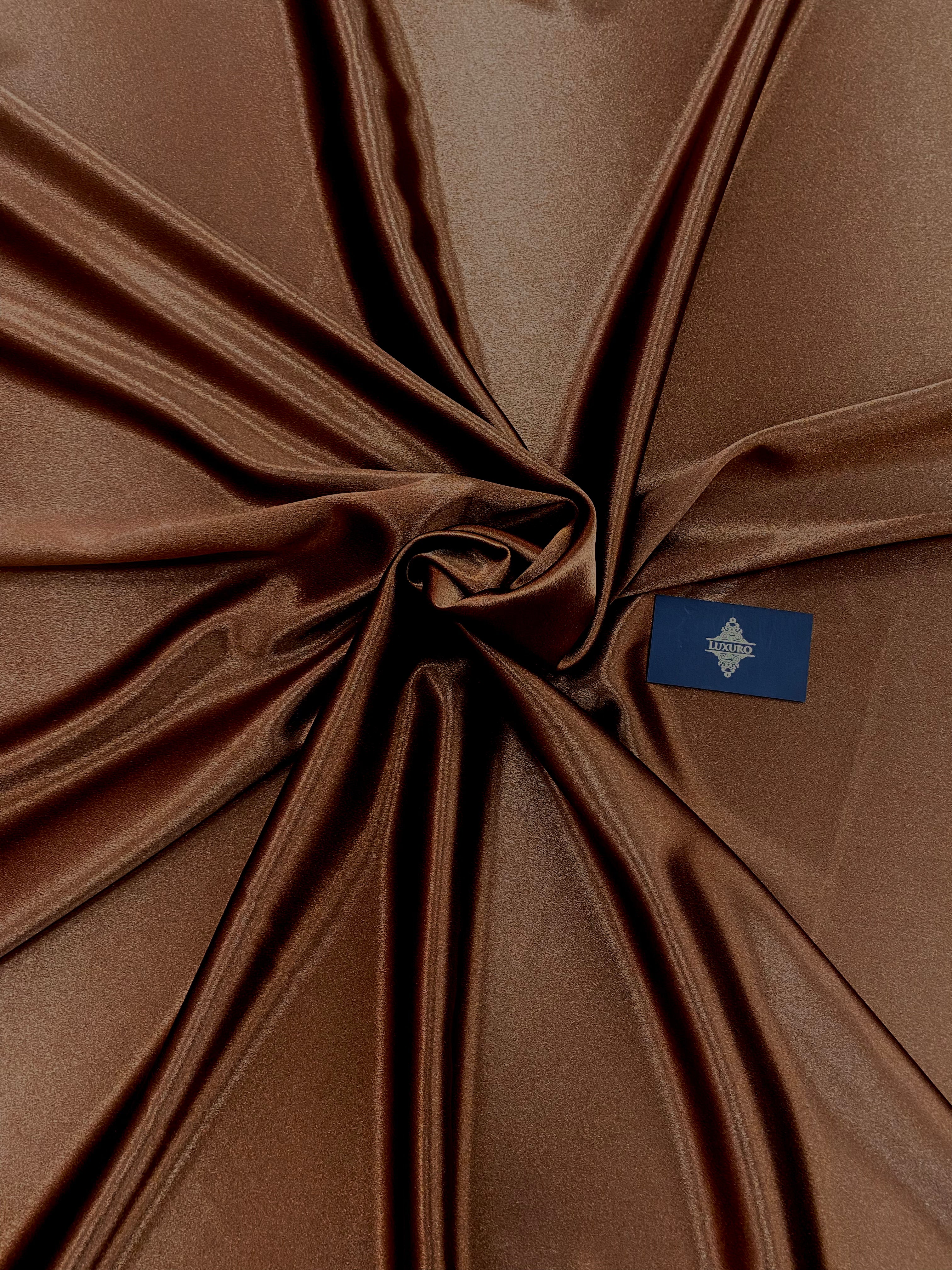 Csokoládé színű fémezett elasztikus taft