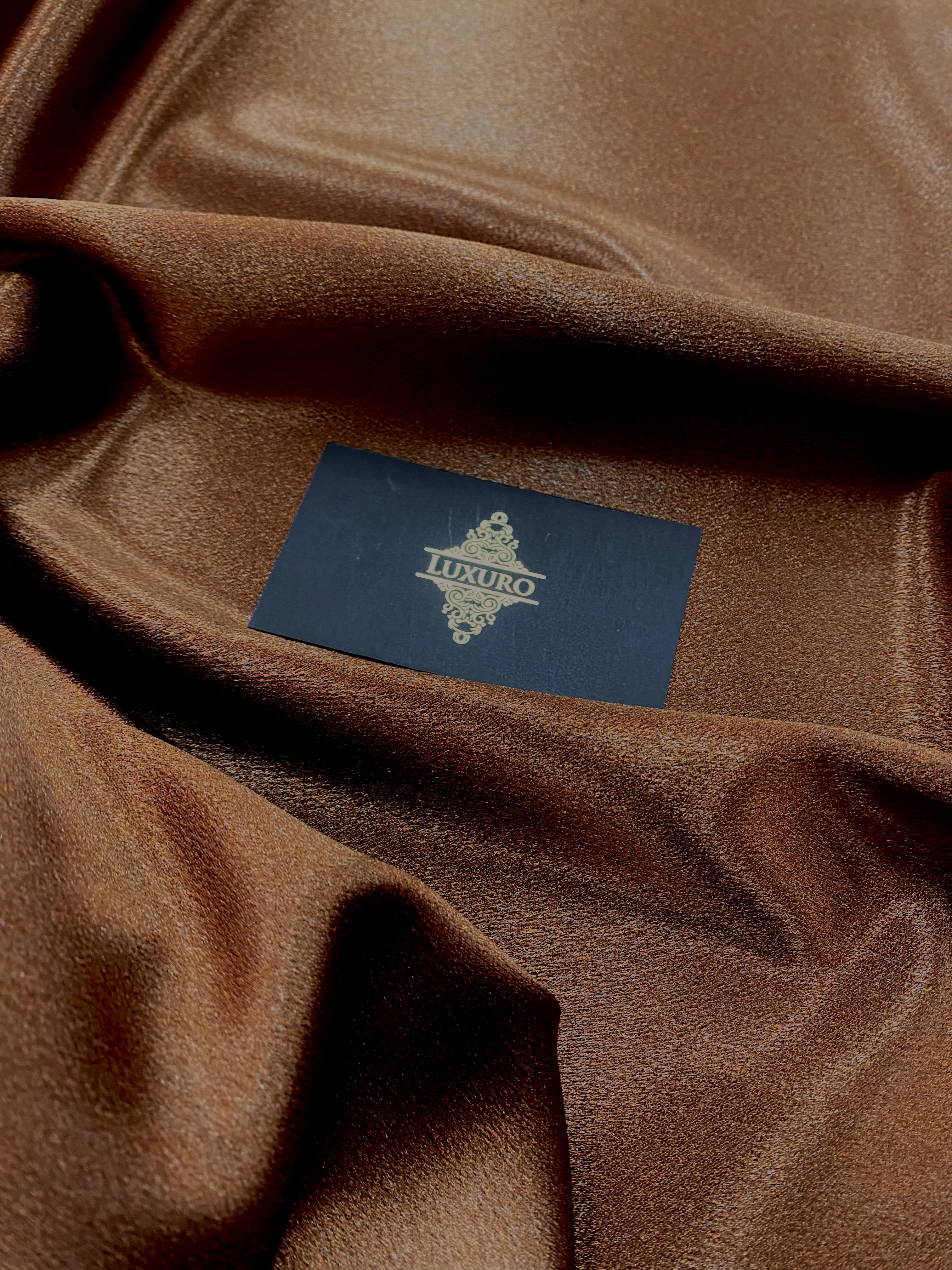 Csokoládé színű fémezett elasztikus taft