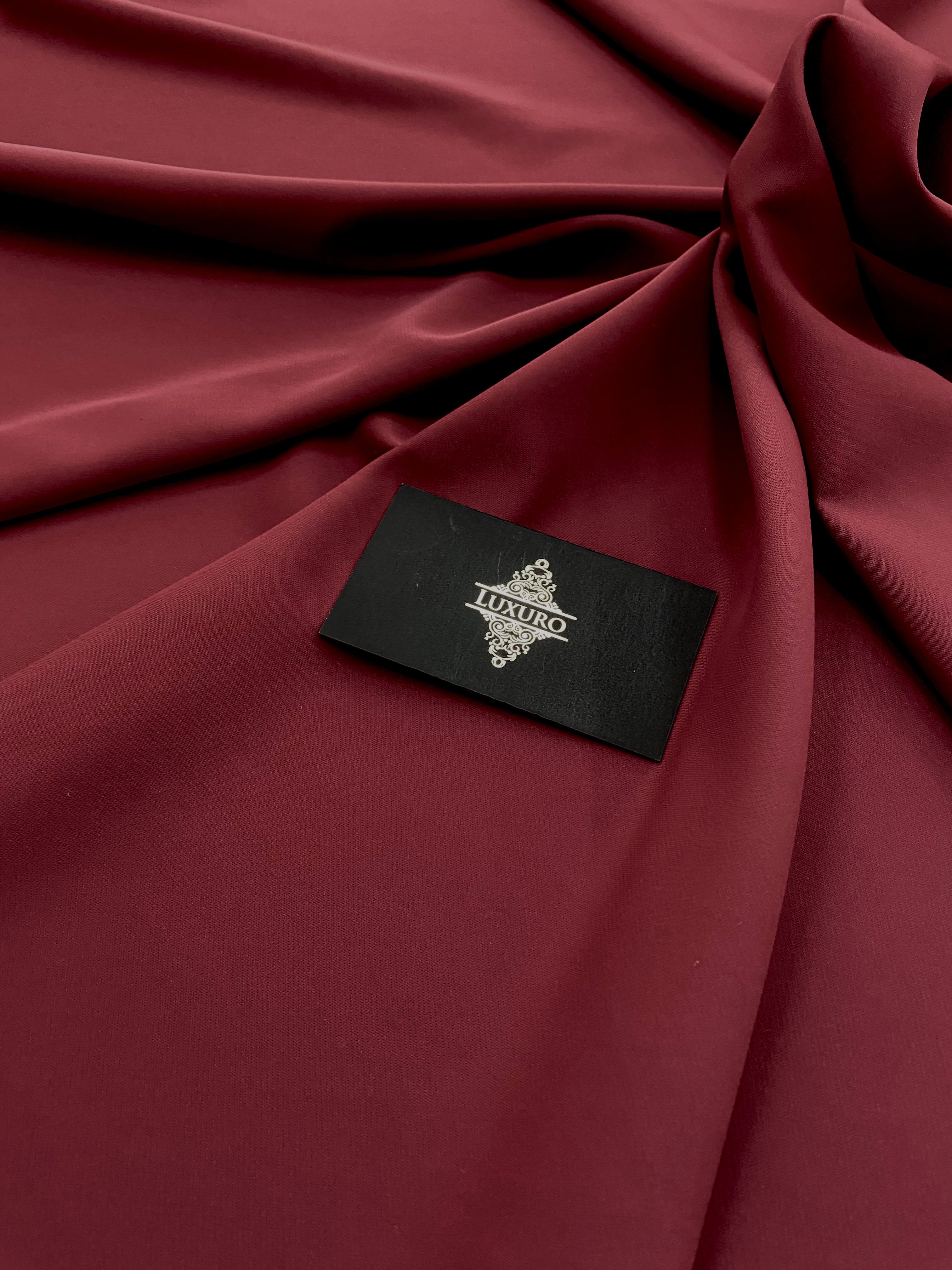 Triplu Voal rugalmas bordó