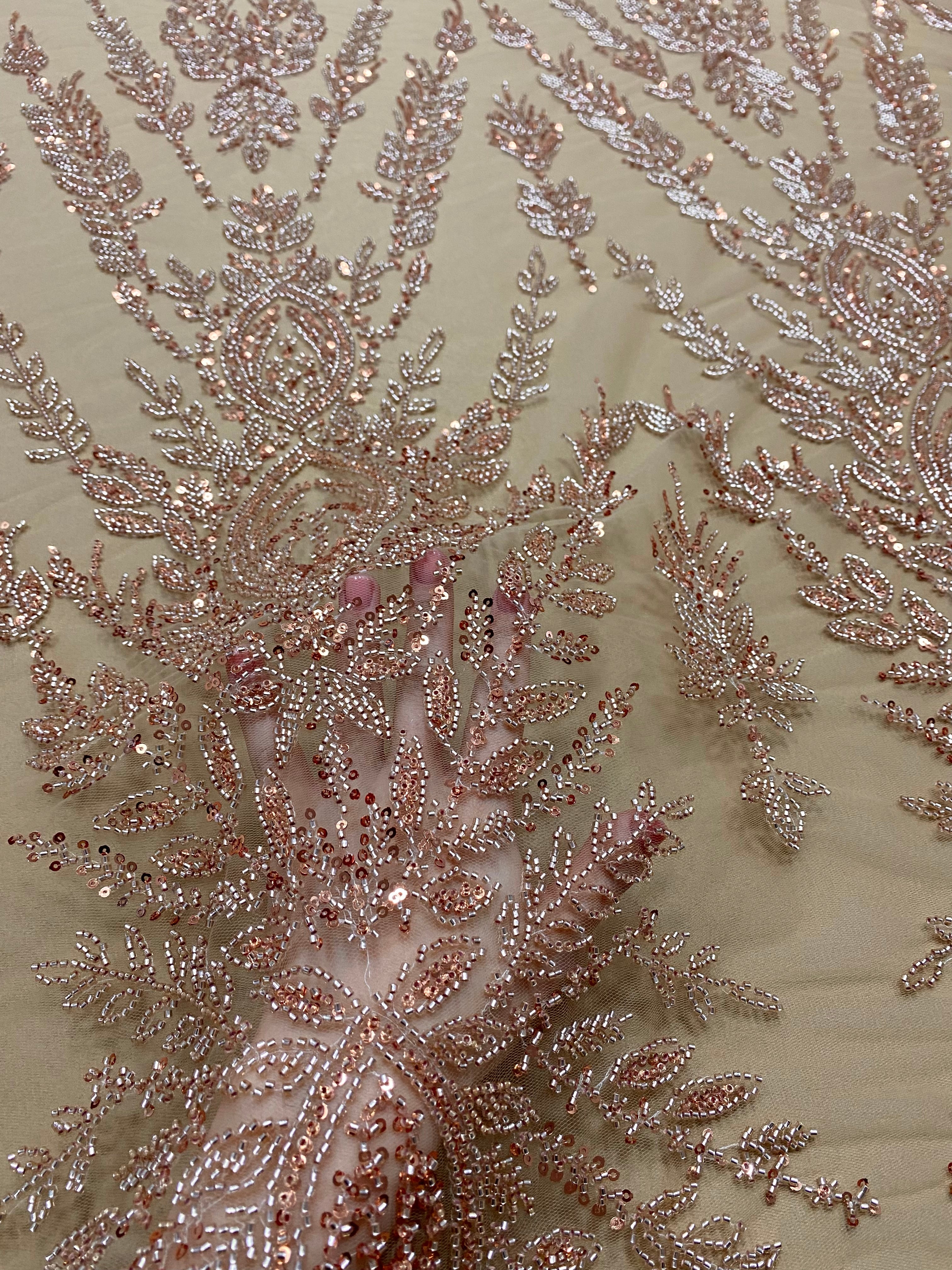 Dantela Couture Arany Rose Szimmetrikus Mintával, Gyöngyökkel és Flitterekkel