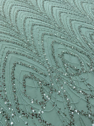 Dantela Couture Poros Zöld Geometriai Mintával Gyöngyökkel és Flitterekkel