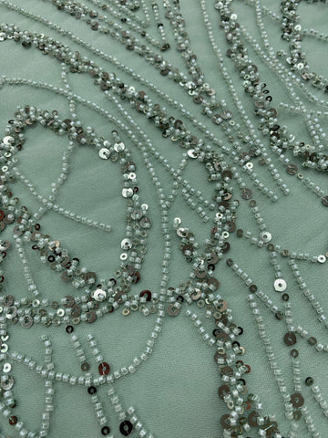 Dantela Couture Poros Zöld Geometriai Mintával Gyöngyökkel és Flitterekkel